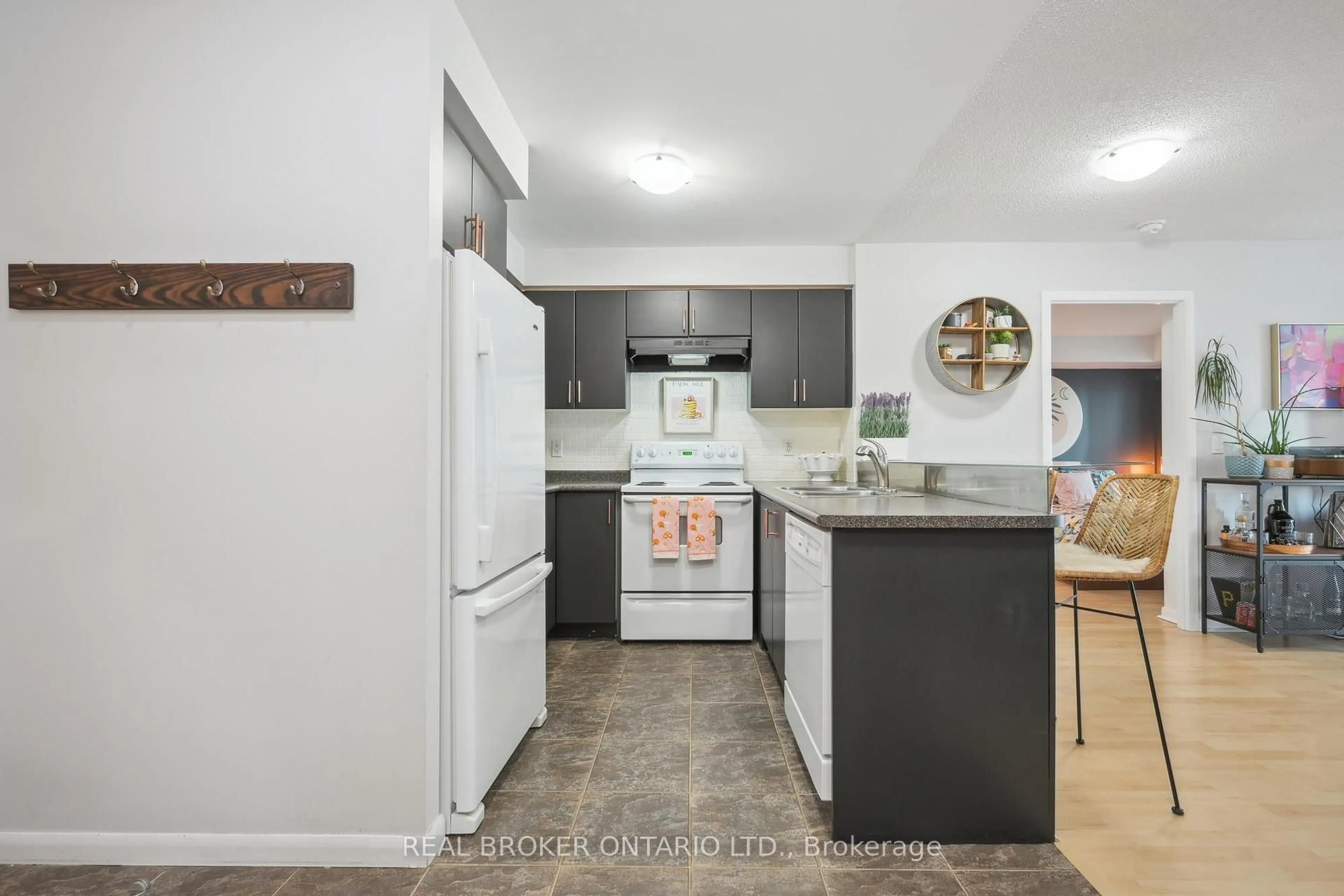 Standard kitchen, unknown for 185 Legion Rd #608, Toronto Ontario M8Y 0A1