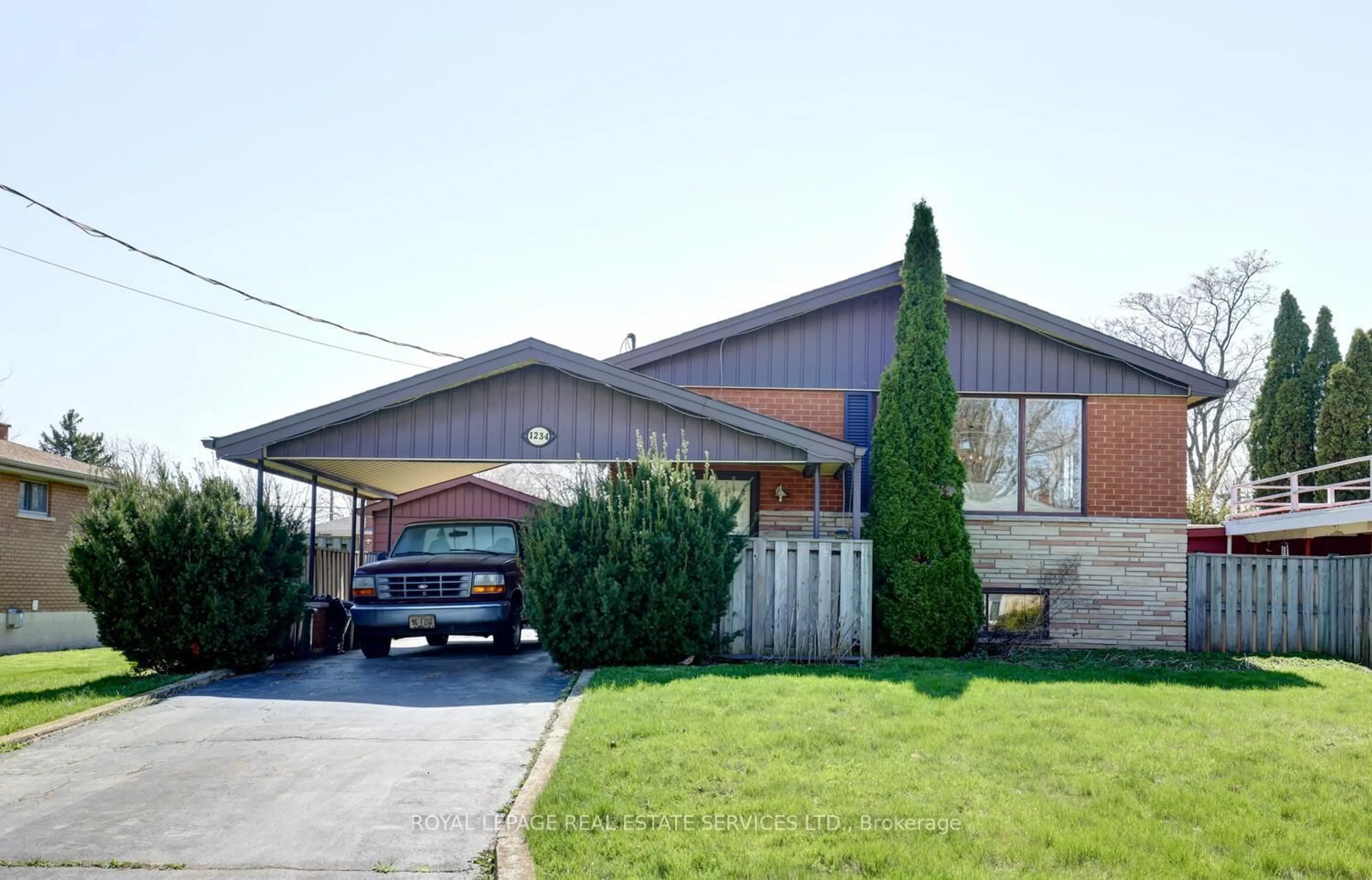 Home with brick exterior material, street for 1234 Dunbar Rd, Burlington Ontario L7P 2J9
