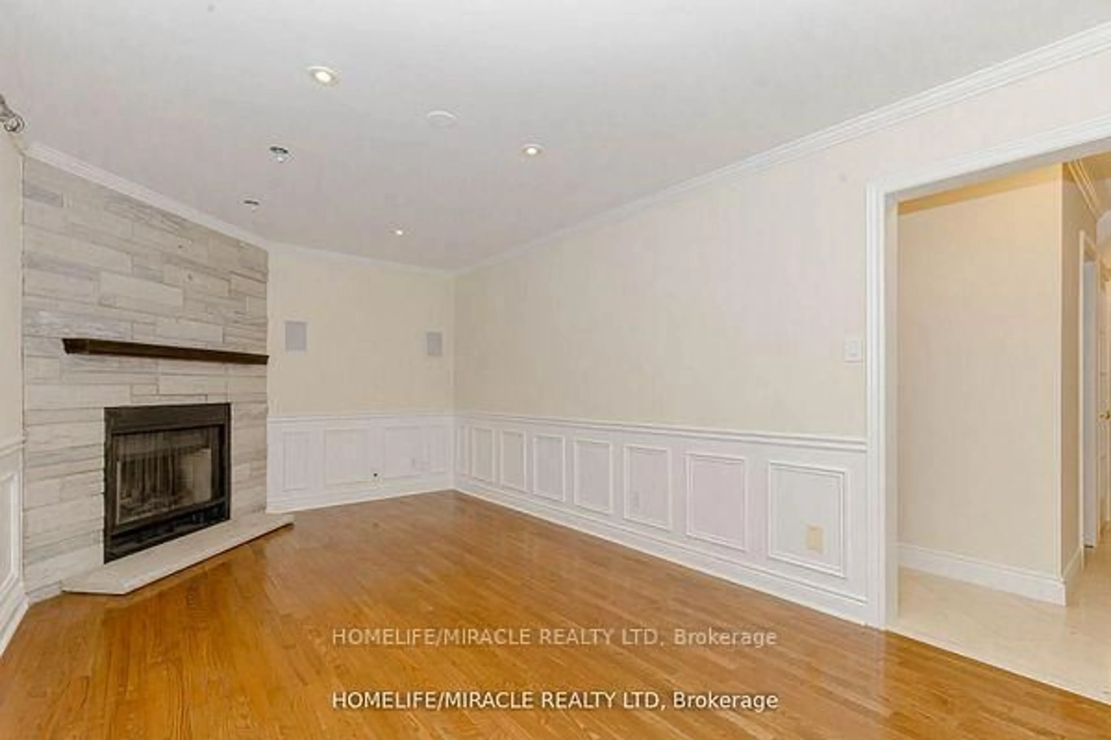 A pic of a room for 5393 Fallingbrook Dr, Mississauga Ontario L5V 1P7