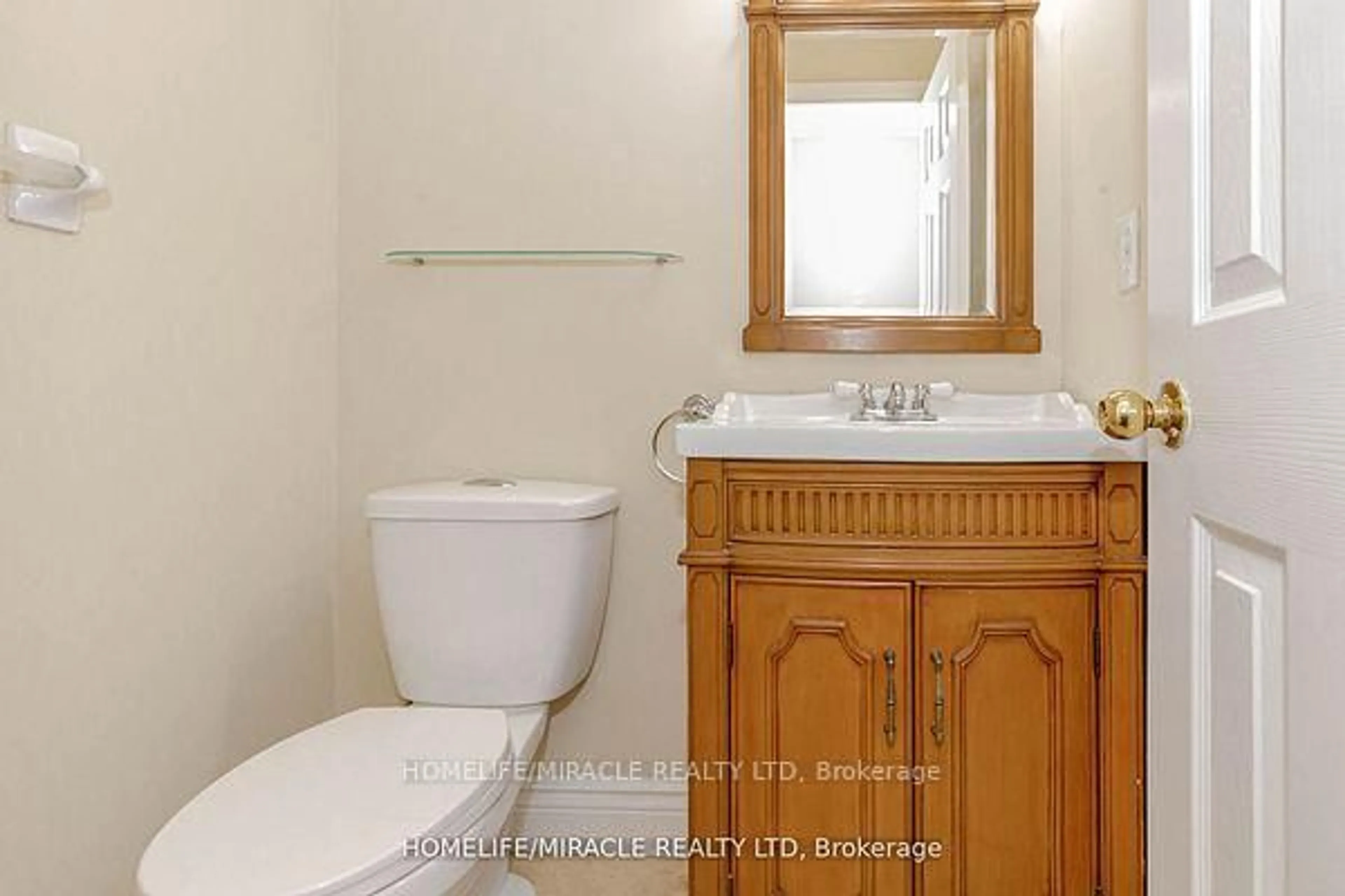 Standard bathroom, ceramic/tile floor for 5393 Fallingbrook Dr, Mississauga Ontario L5V 1P7