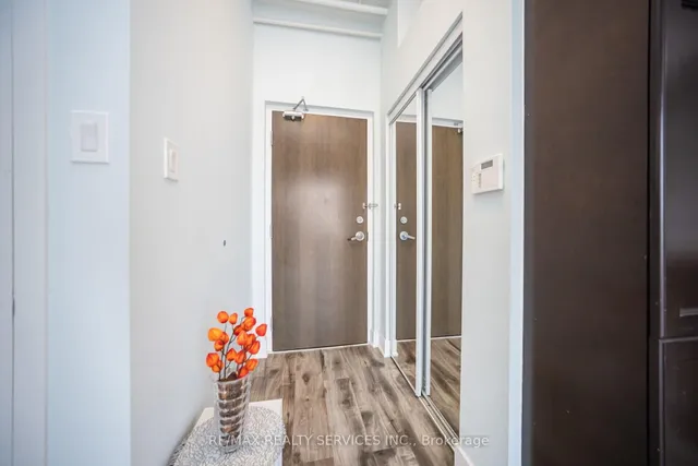 Additional property image - 9 George St Unit 303