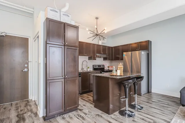 Additional property image - 9 George St Unit 303