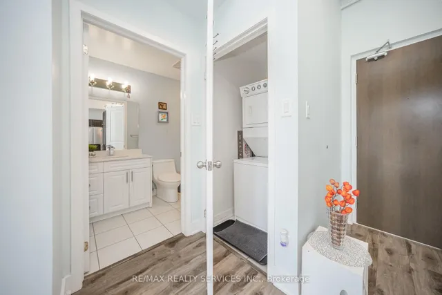 Additional property image - 9 George St Unit 303