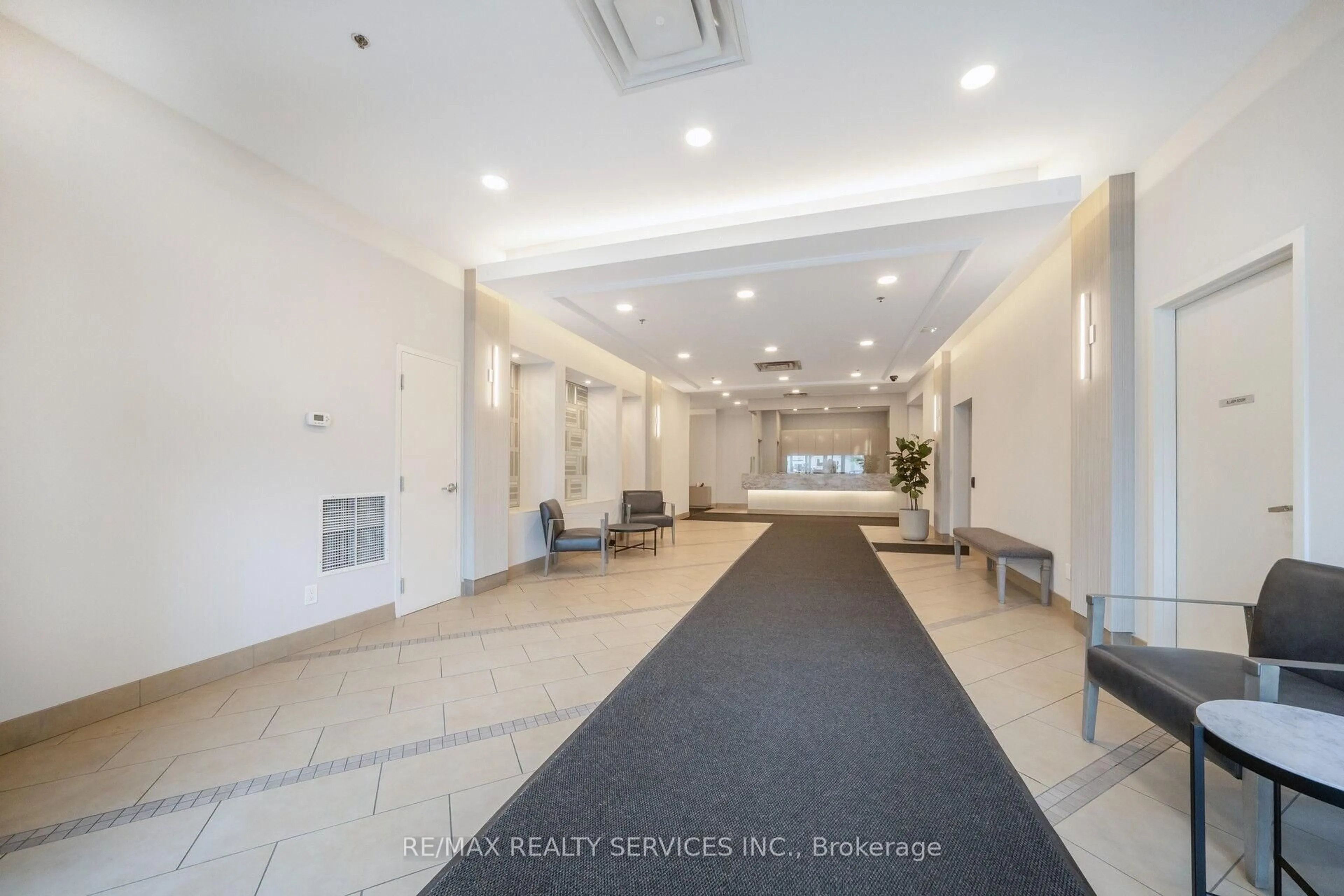 Lobby for 9 George St #303, Brampton Ontario L6Y 1P4