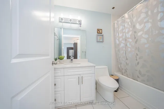 Additional property image - 9 George St Unit 303