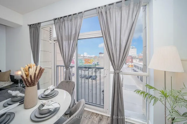 Additional property image - 9 George St Unit 303