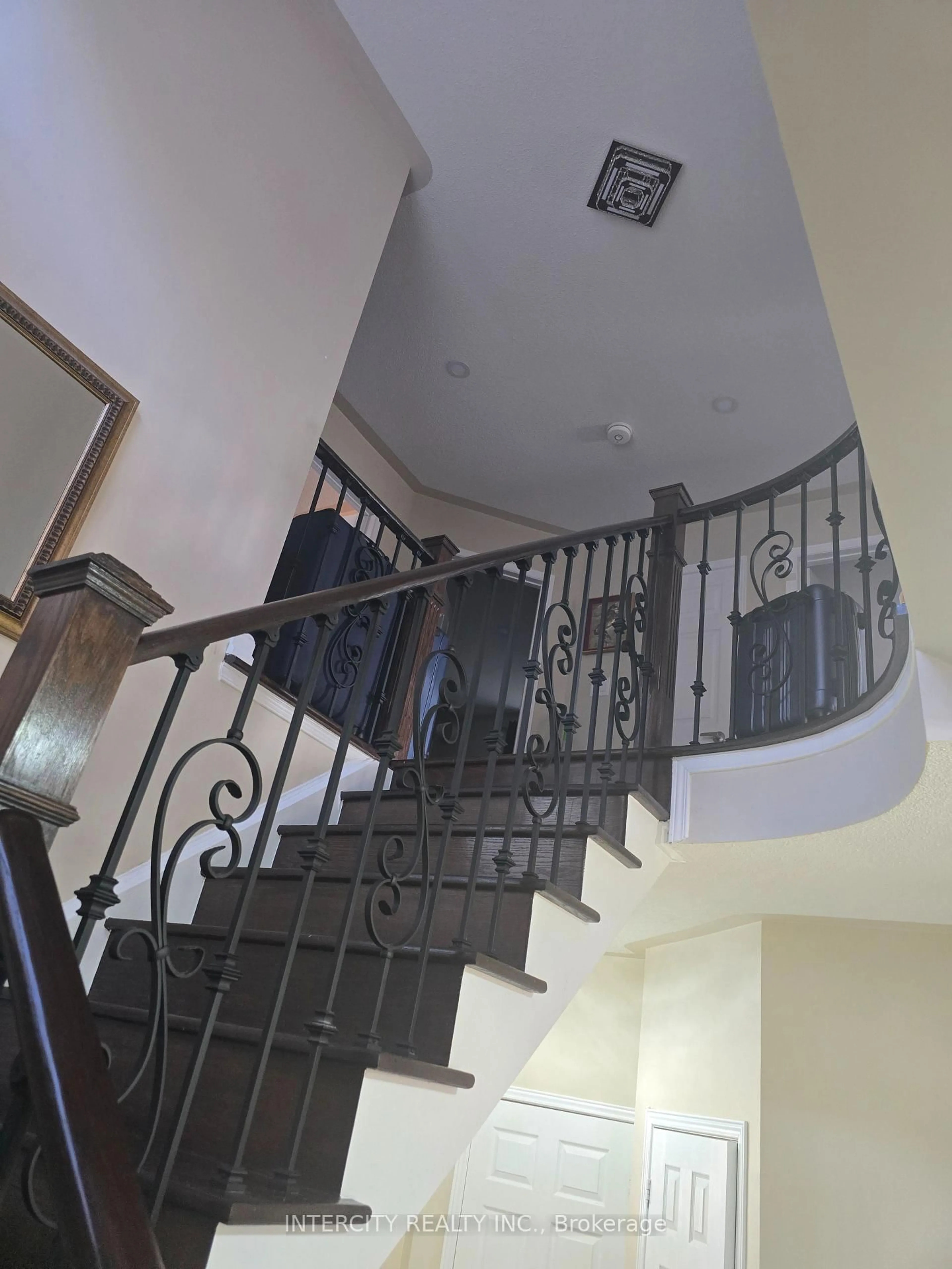 Stairs for 27 ZIA DODDA Cres, Brampton Ontario L6P 1J6