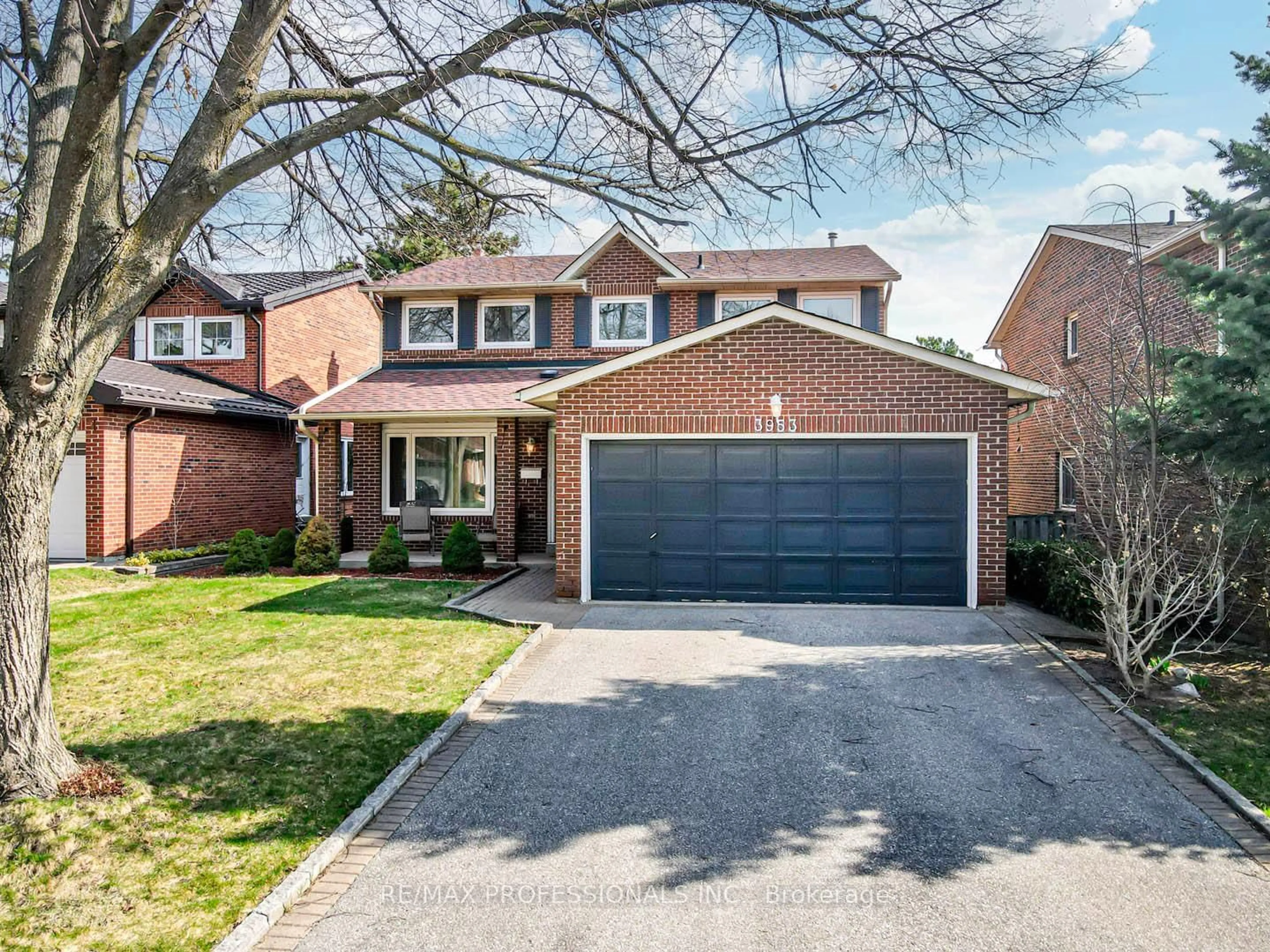 Home with brick exterior material, street for 3953 Selkirk Pl, Mississauga Ontario L5L 3L5