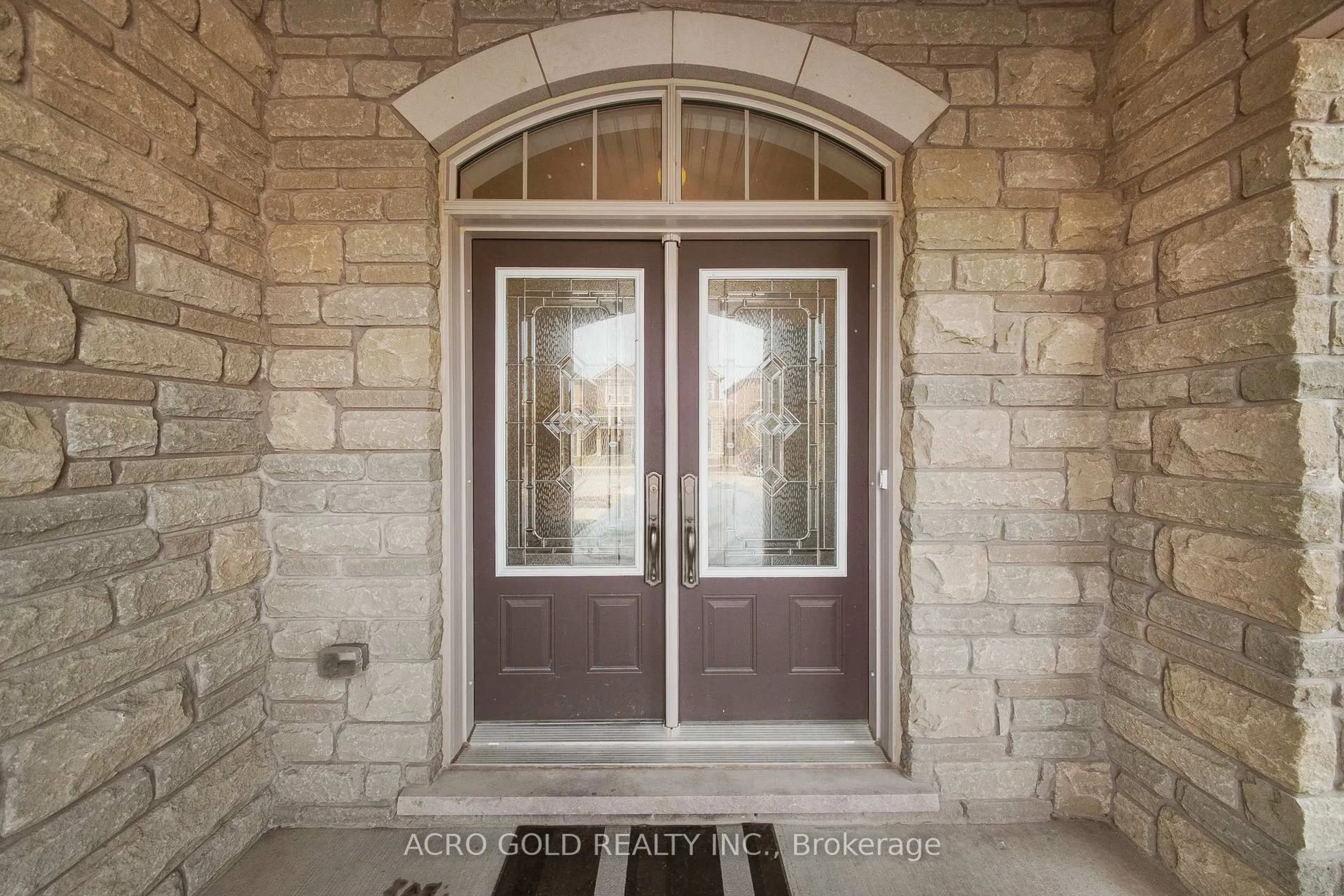 Indoor entryway for 4681 Ray Lane, Burlington Ontario L7M 0N9