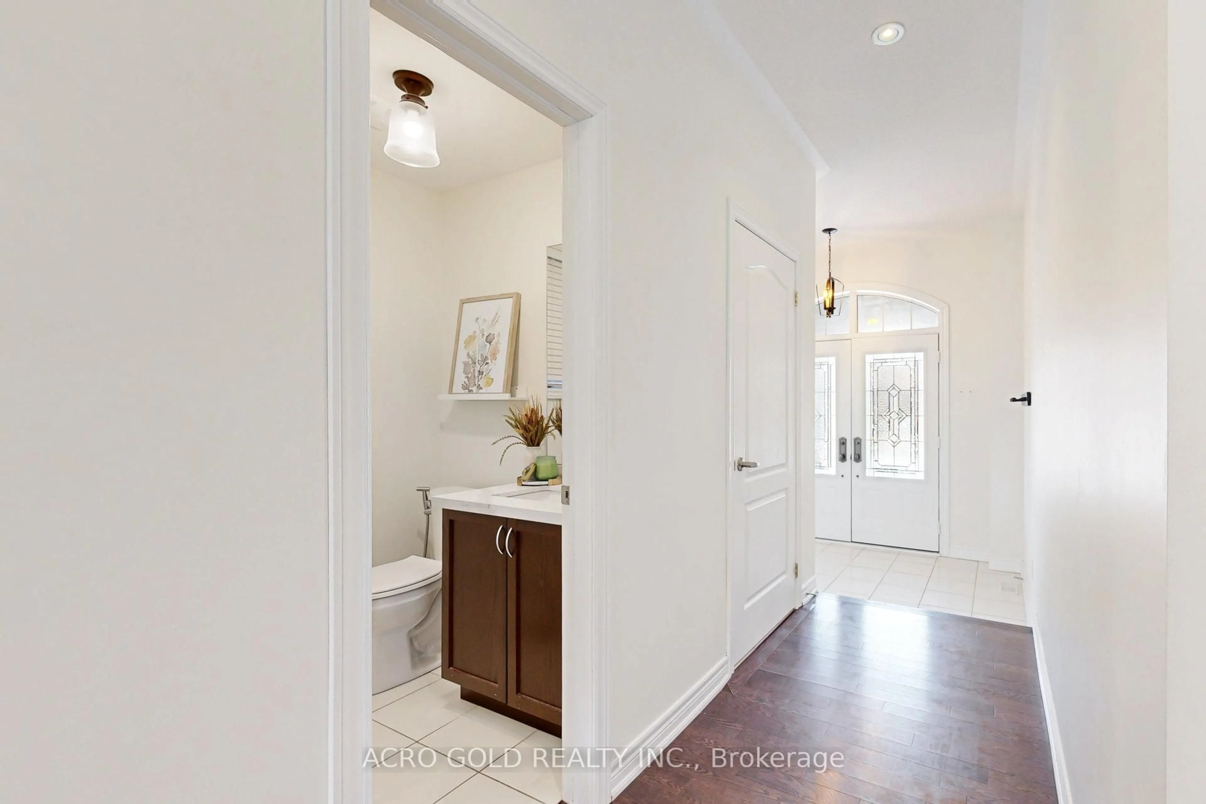 Indoor entryway for 4681 Ray Lane, Burlington Ontario L7M 0N9