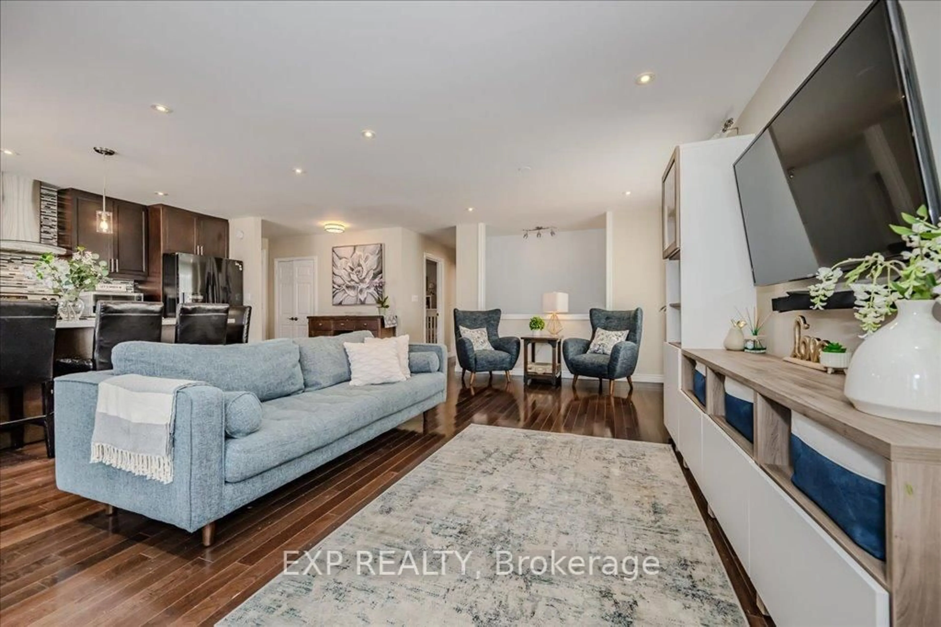 Living room with furniture, unknown for 4 Buckley Cres, Toronto Ontario M9R 3K5
