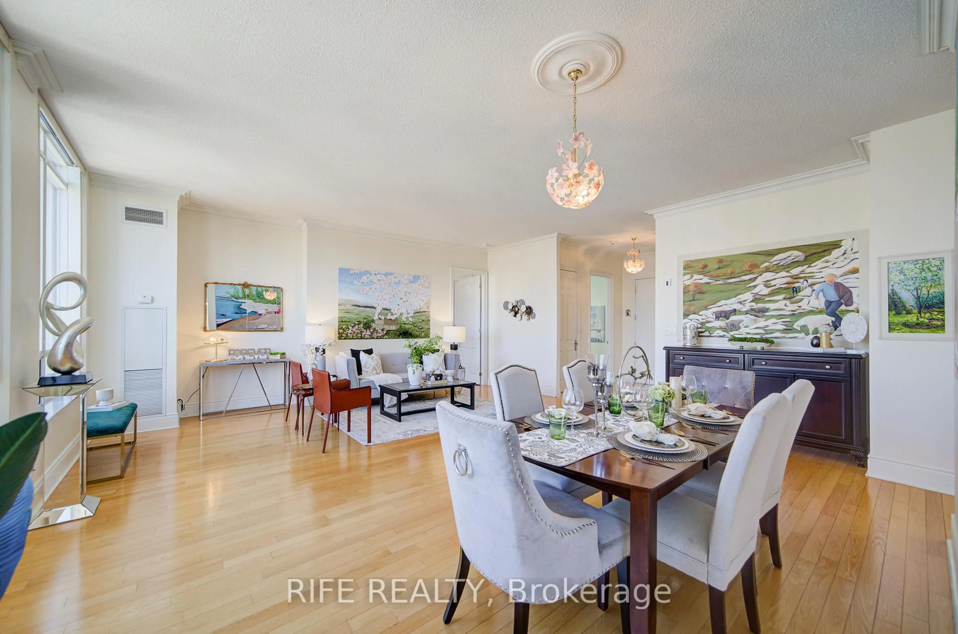 Dining room, unknown for 3880 Duke Of York Blvd #GPH10, Mississauga Ontario L5B 4M7