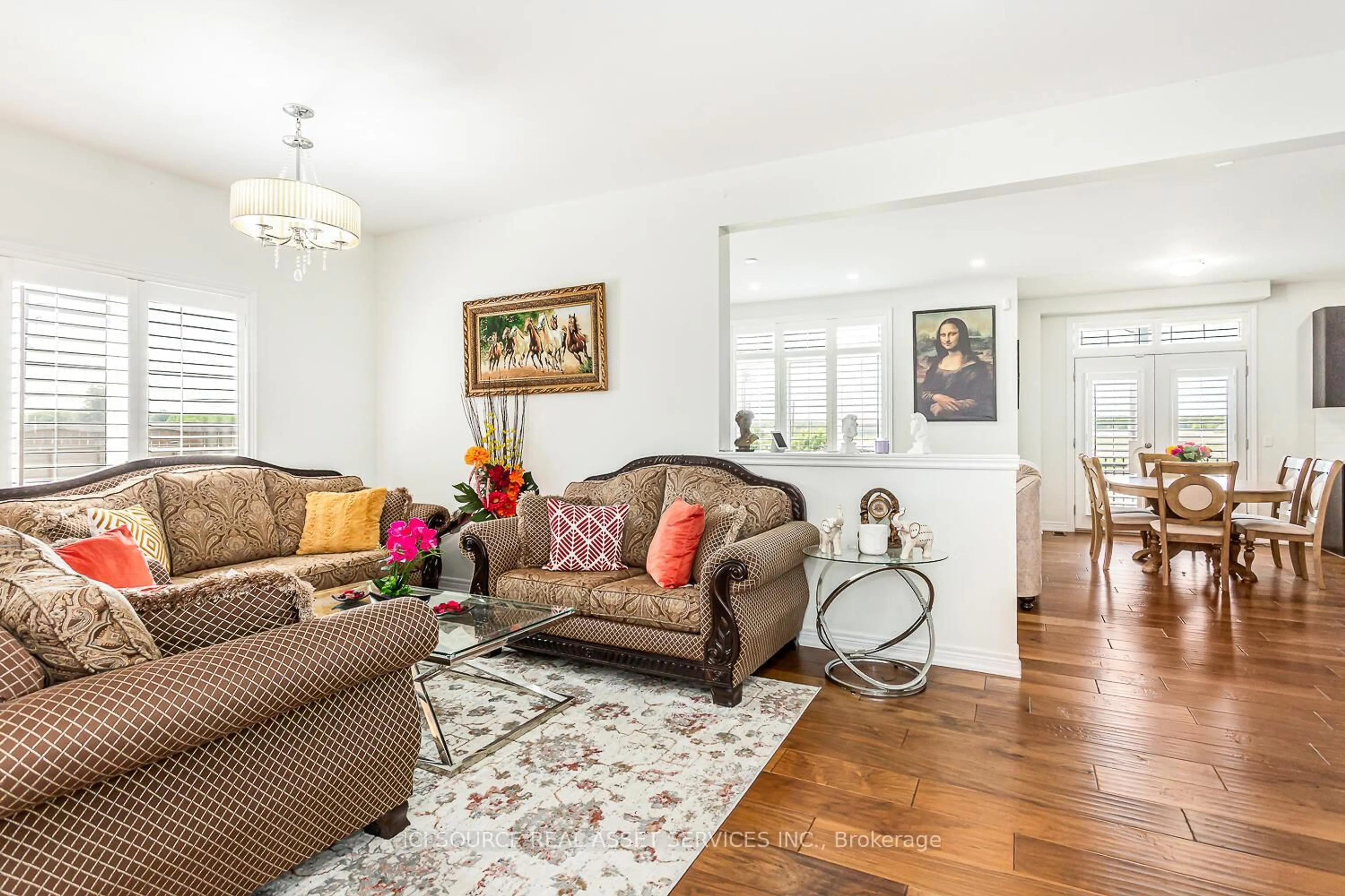 Living room with furniture, unknown for 2386 Natasha Circ, Oakville Ontario L6M 1P2