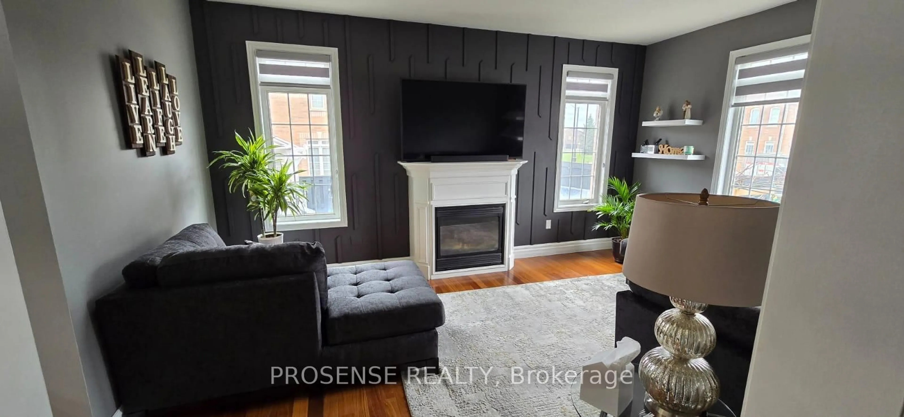 Living room with furniture, unknown for 29 Ashby Field Rd, Brampton Ontario L6X 0R4