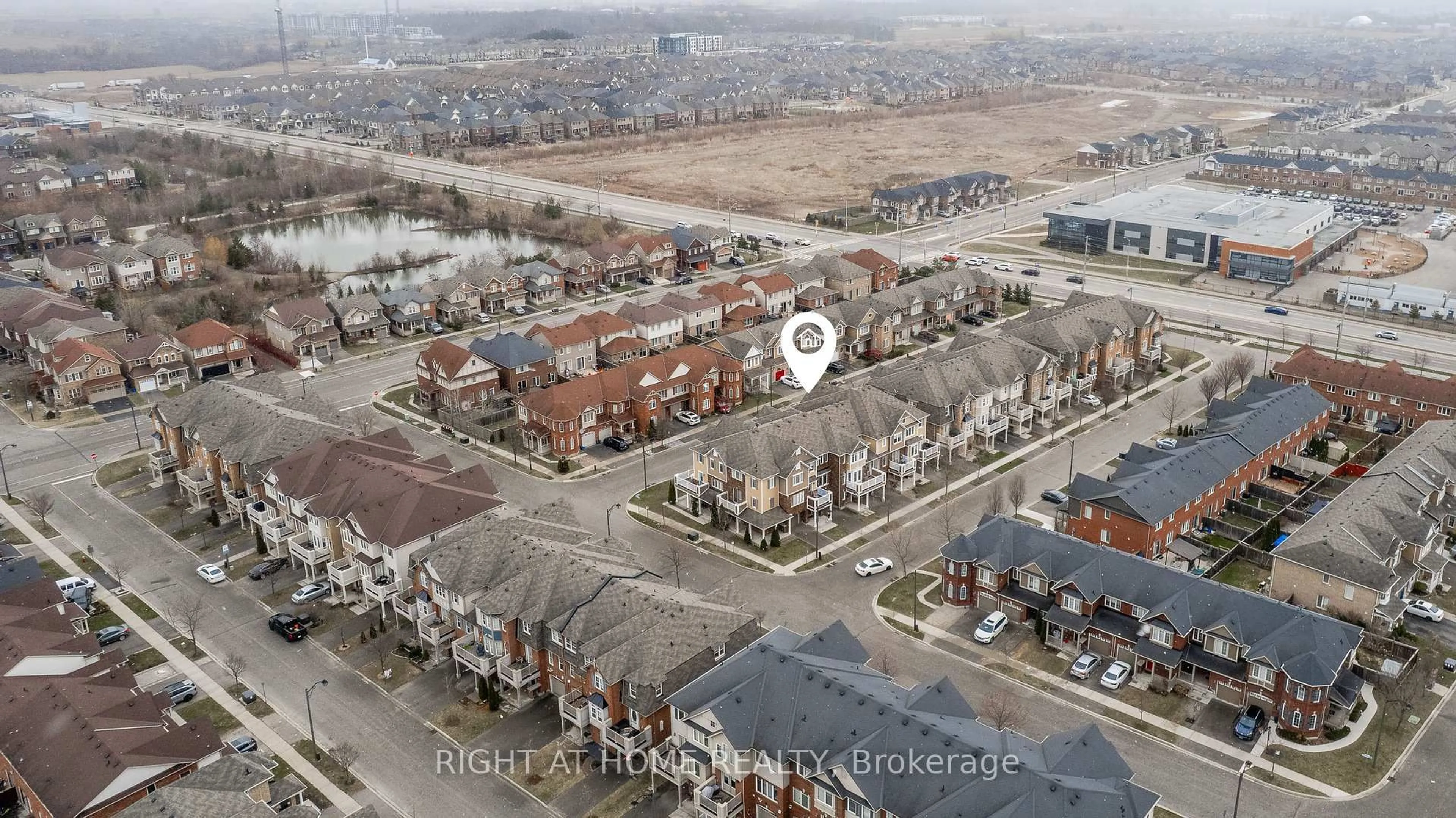A pic from outside/outdoor area/front of a property/back of a property/a pic from drone, street for 525 Cavanagh Lane, Milton Ontario L9T 8G4