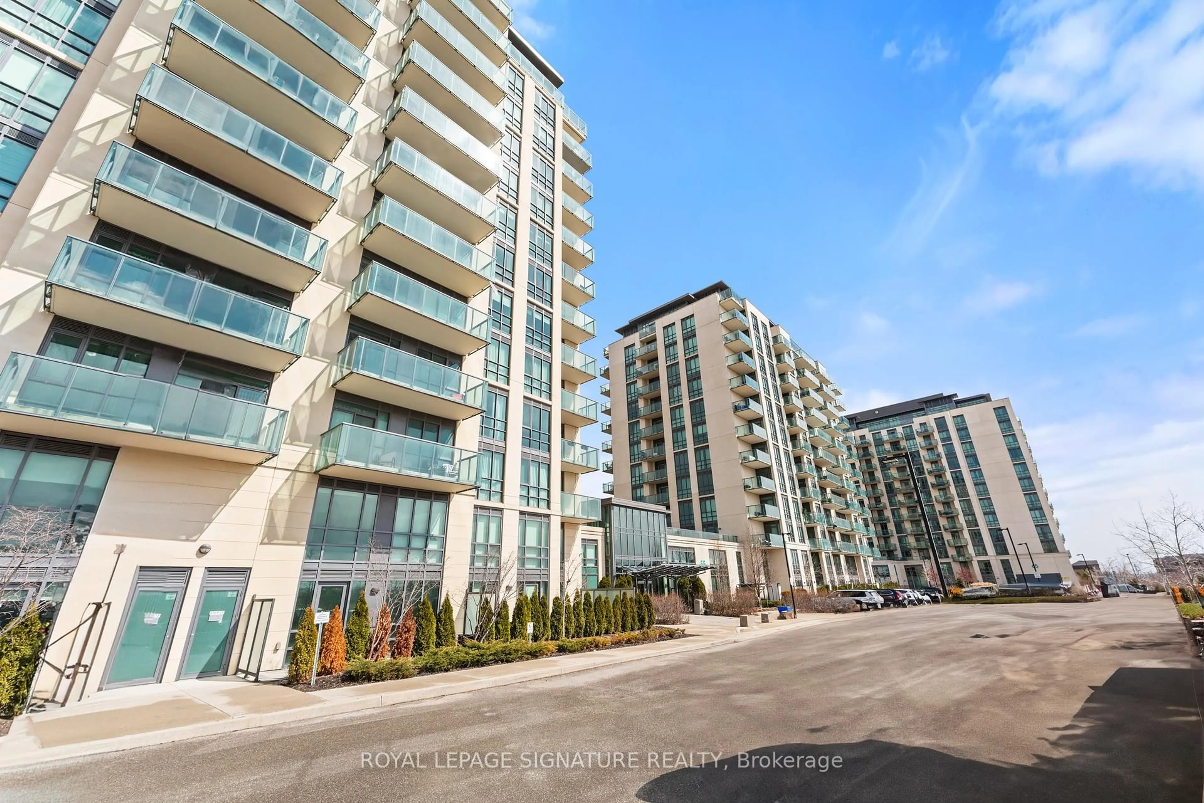 A pic from outside/outdoor area/front of a property/back of a property/a pic from drone, unknown for 45 Yorkland Blvd #904, Brampton Ontario L6P 4B4