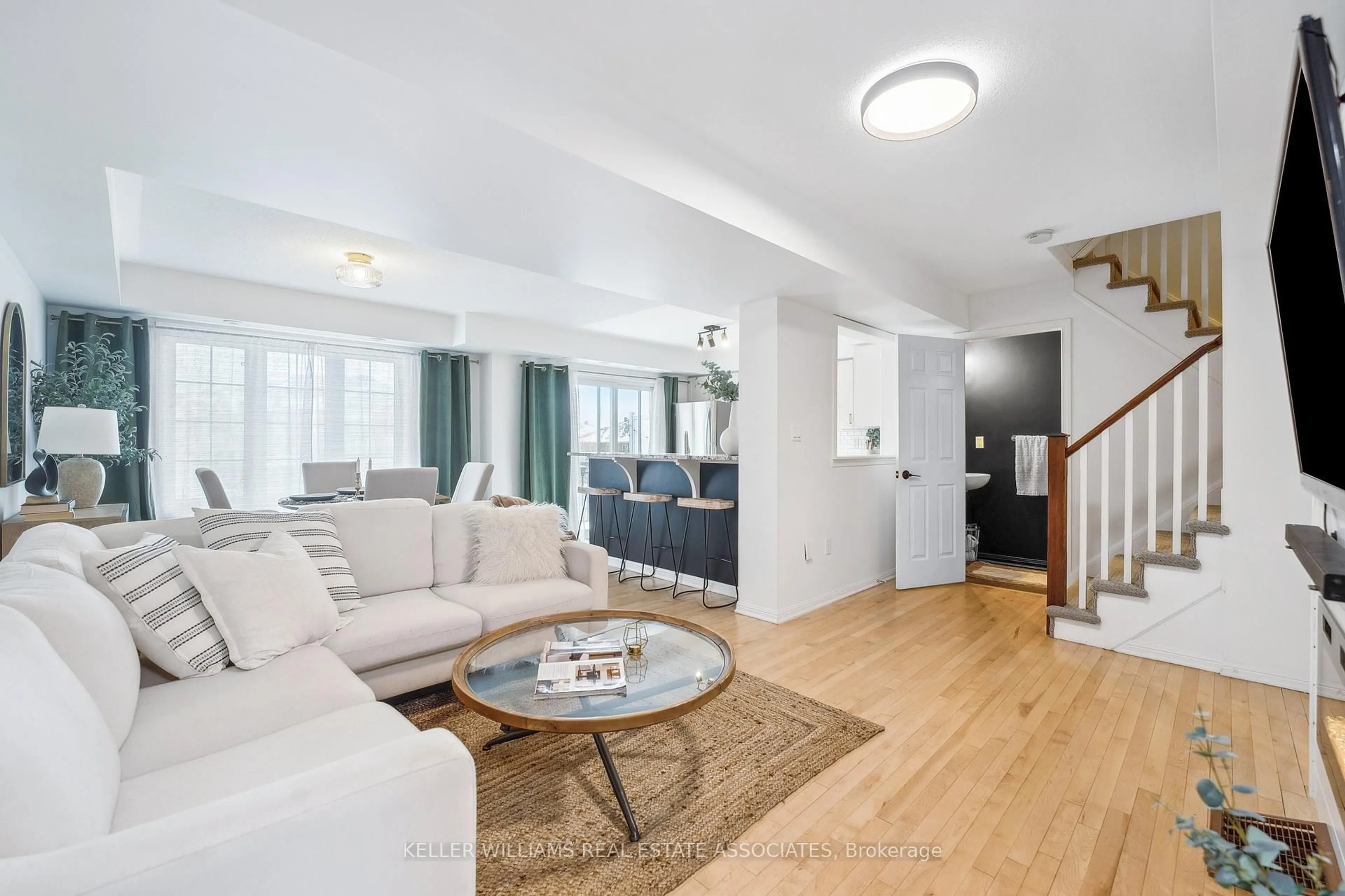 Living room with furniture, unknown for 2614 Dashwood Dr #49, Oakville Ontario L6M 0K5