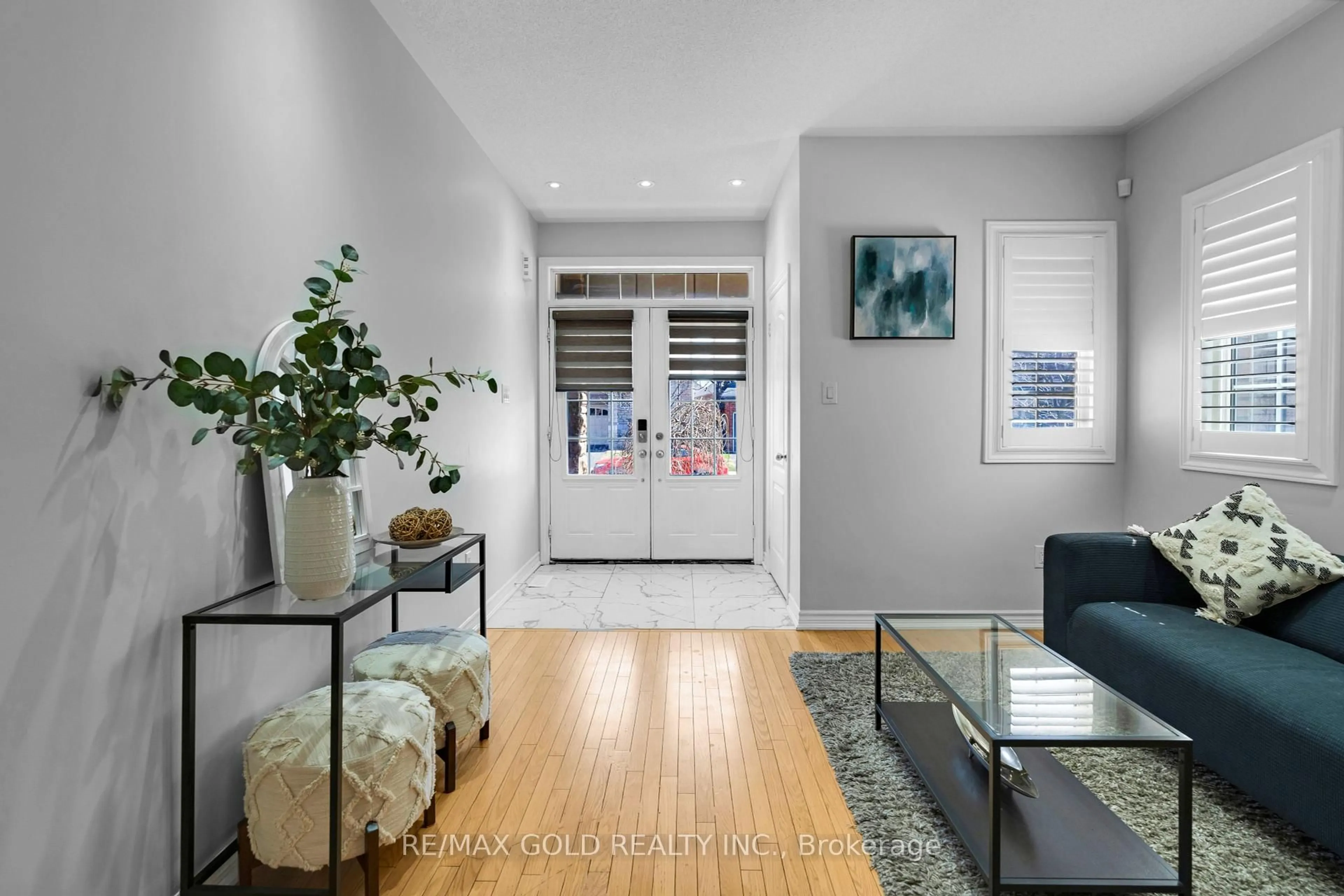 Indoor entryway for 82 EDUCATION Rd, Brampton Ontario L6P 3W3