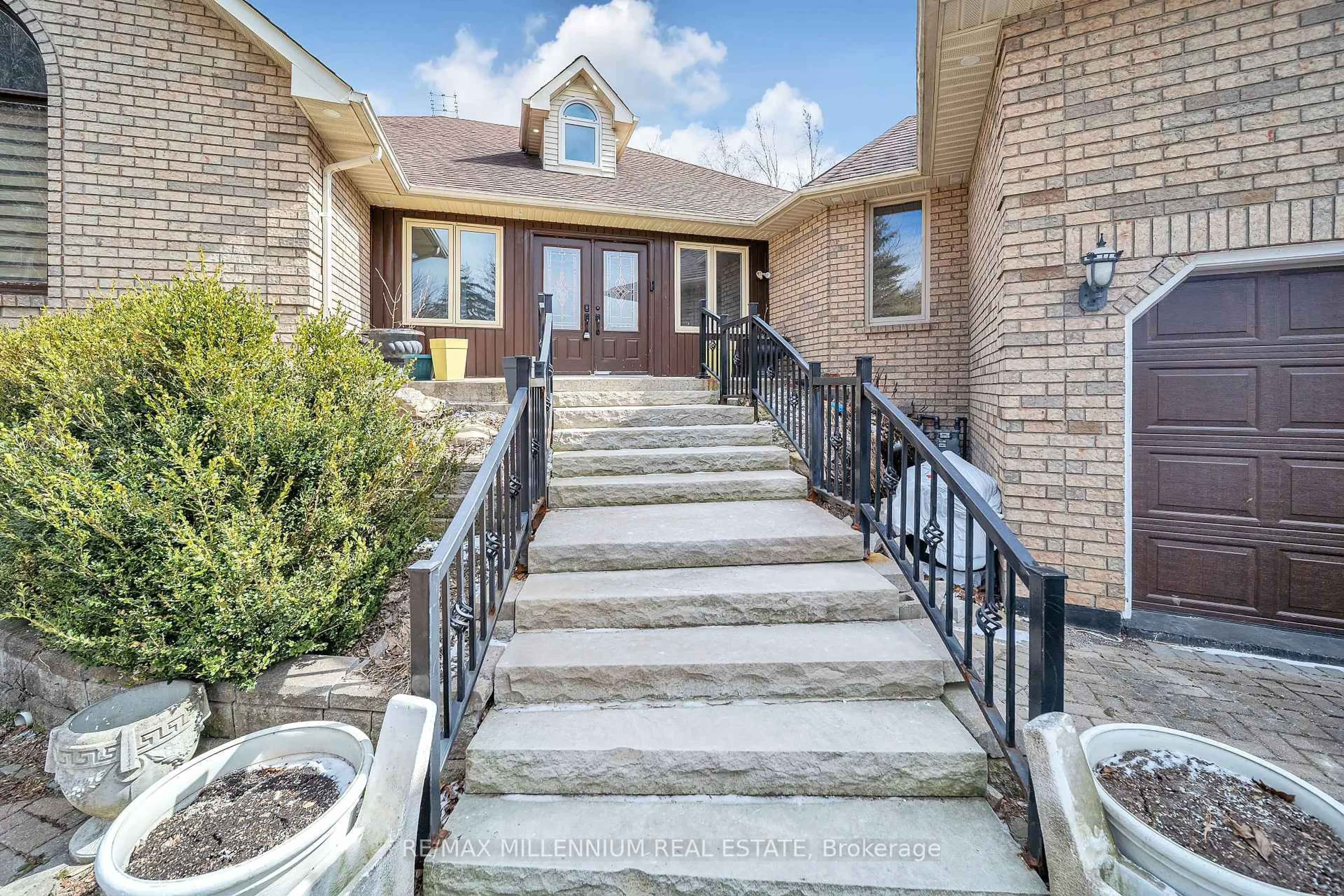 Home with brick exterior material, street for 3 Daybreak Lane, Caledon Ontario L7K 0N1