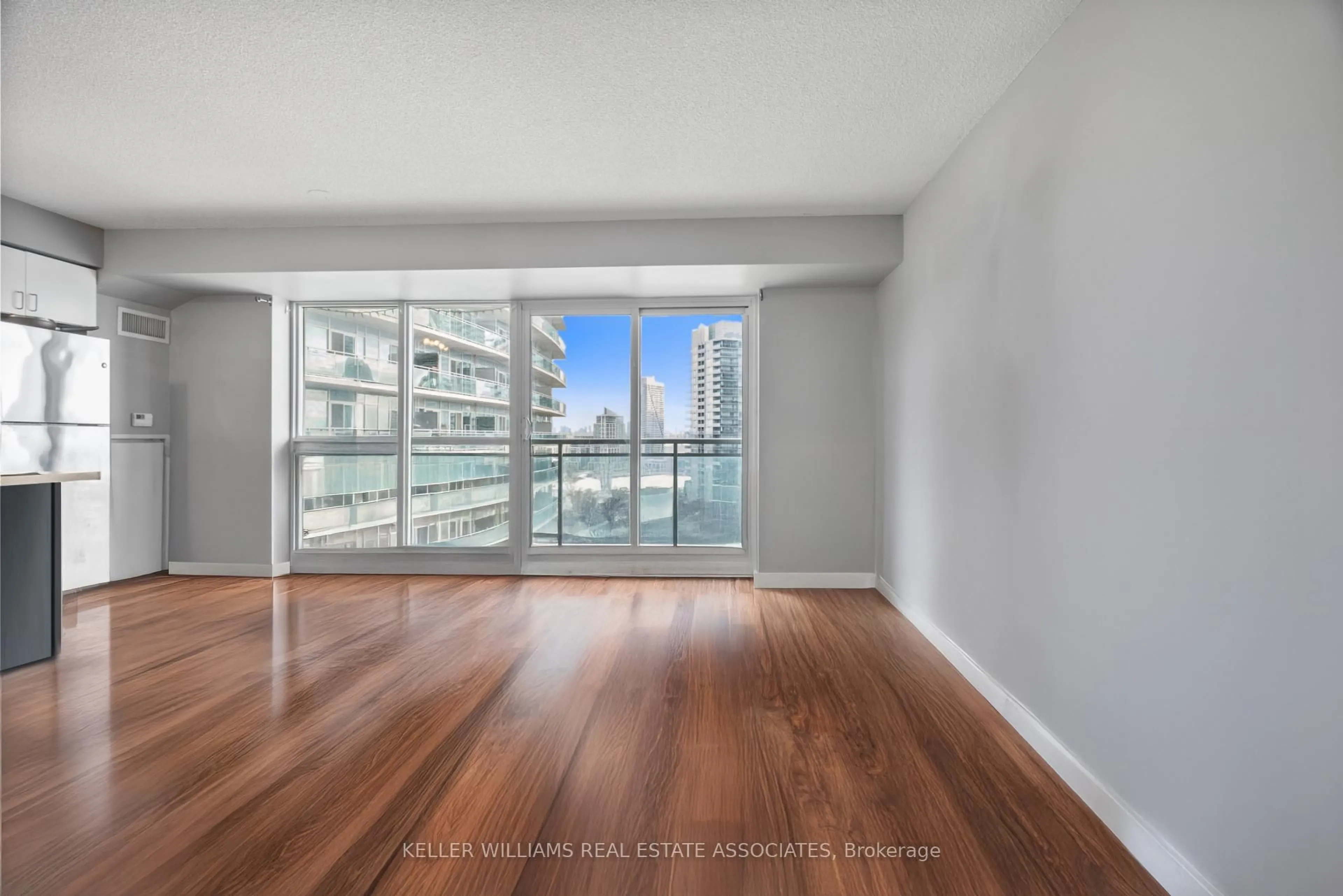 Unknown for 155 Legion Rd #1601, Toronto Ontario M8Y 0A7