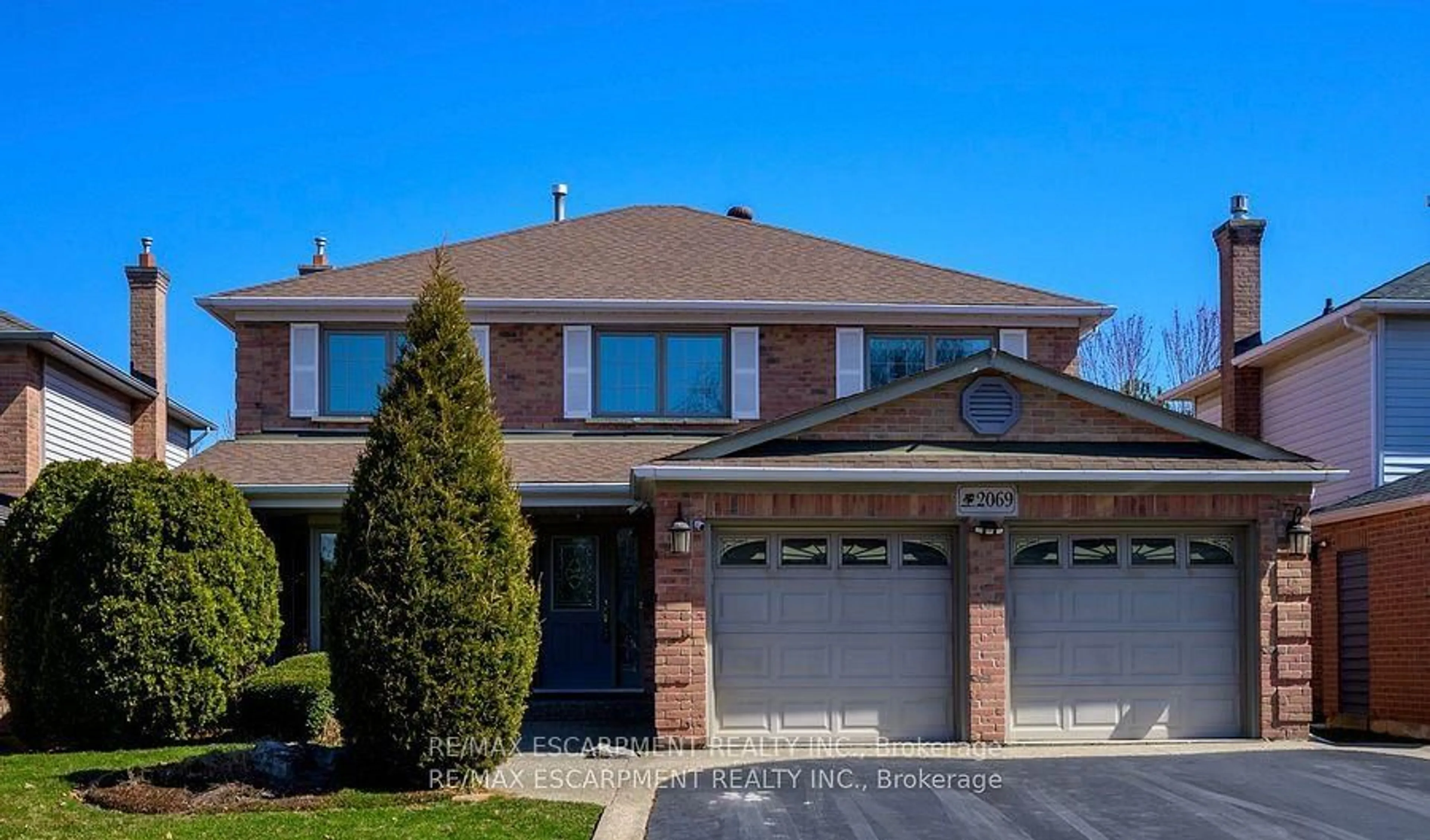 Home with brick exterior material, street for 2069 Gordie Tapp Cres, Burlington Ontario L7M 3T9