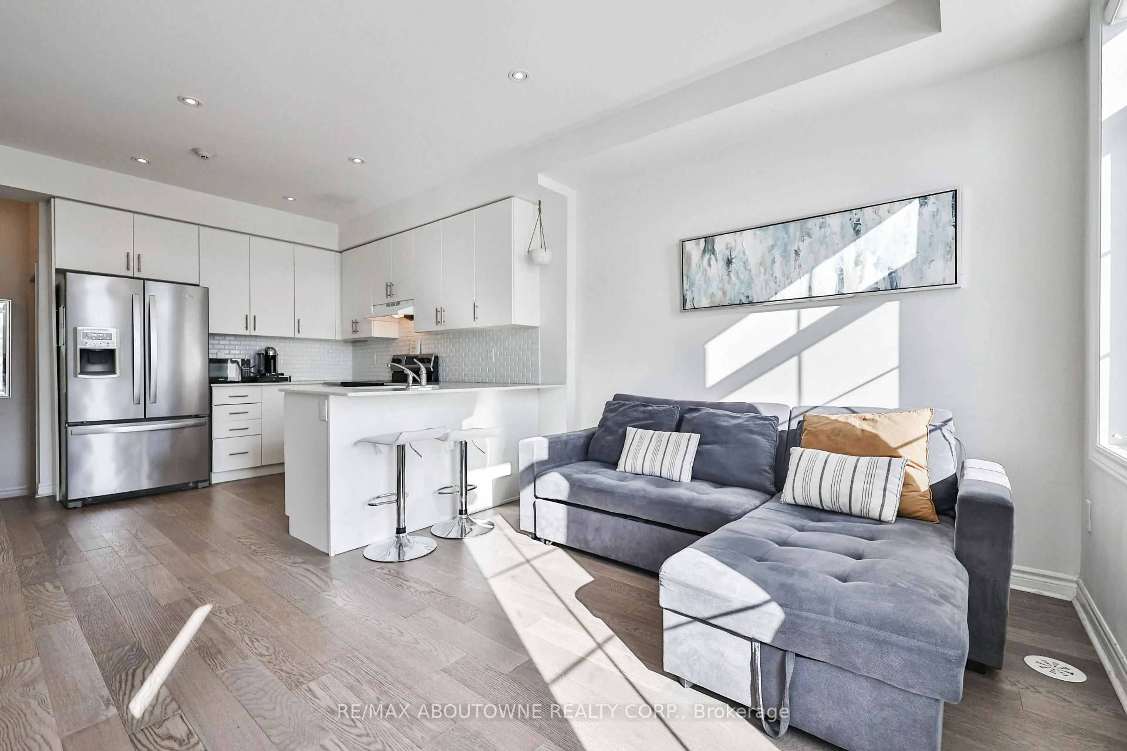 Open concept kitchen, unknown for 73 Armdale Rd #39, Mississauga Ontario L4Z 0C7