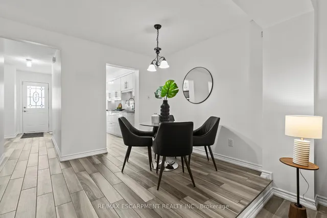 Additional property image - 2207 Middlesmoor Cres