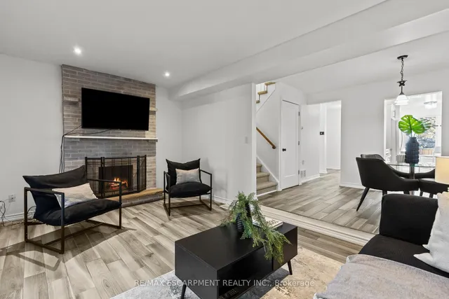 Additional property image - 2207 Middlesmoor Cres