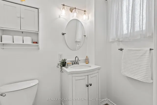 Additional property image - 2207 Middlesmoor Cres