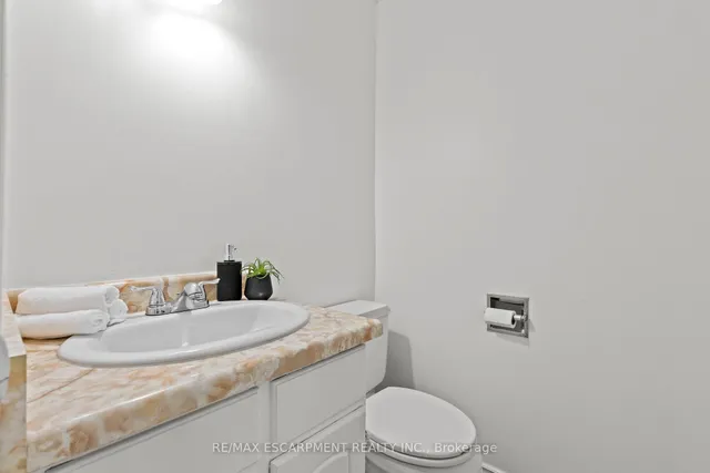 Additional property image - 2207 Middlesmoor Cres