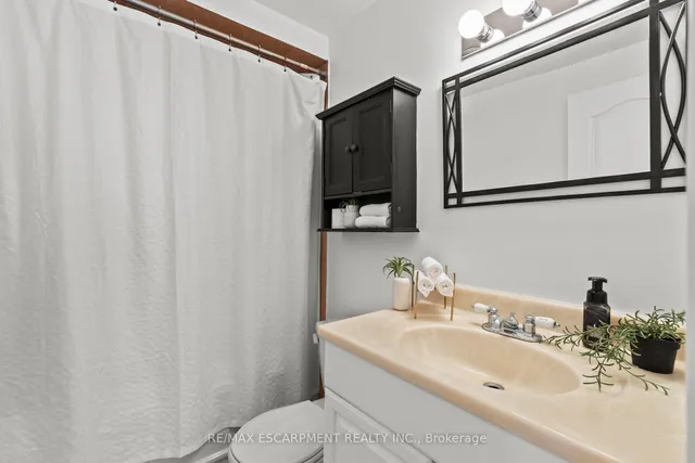 Additional property image - 2207 Middlesmoor Cres
