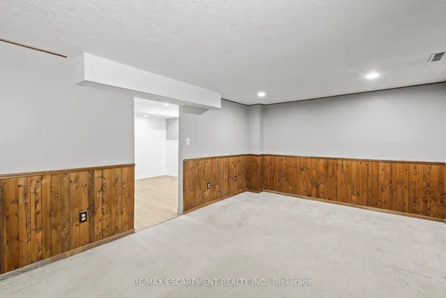 Additional property image - 2207 Middlesmoor Cres