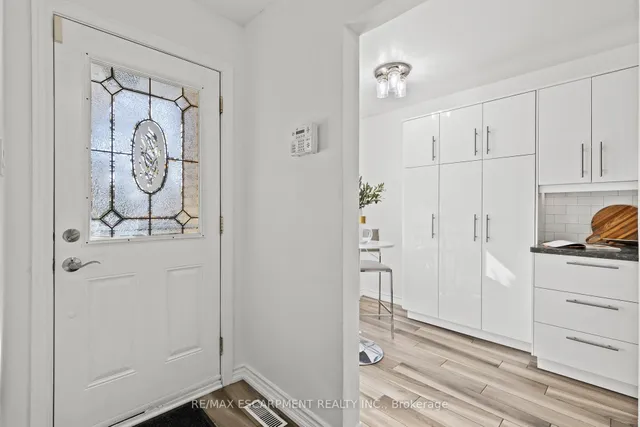 Additional property image - 2207 Middlesmoor Cres