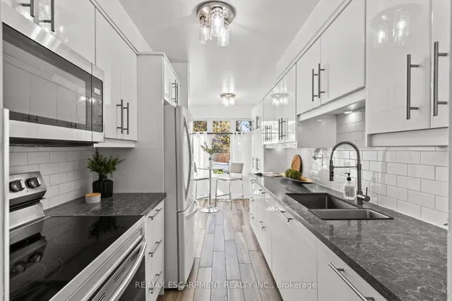 Additional property image - 2207 Middlesmoor Cres
