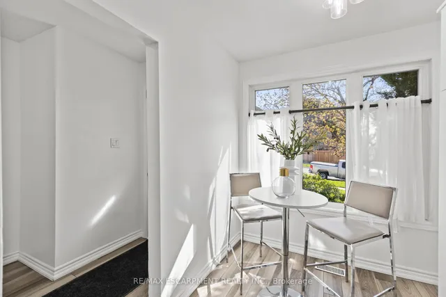 Additional property image - 2207 Middlesmoor Cres