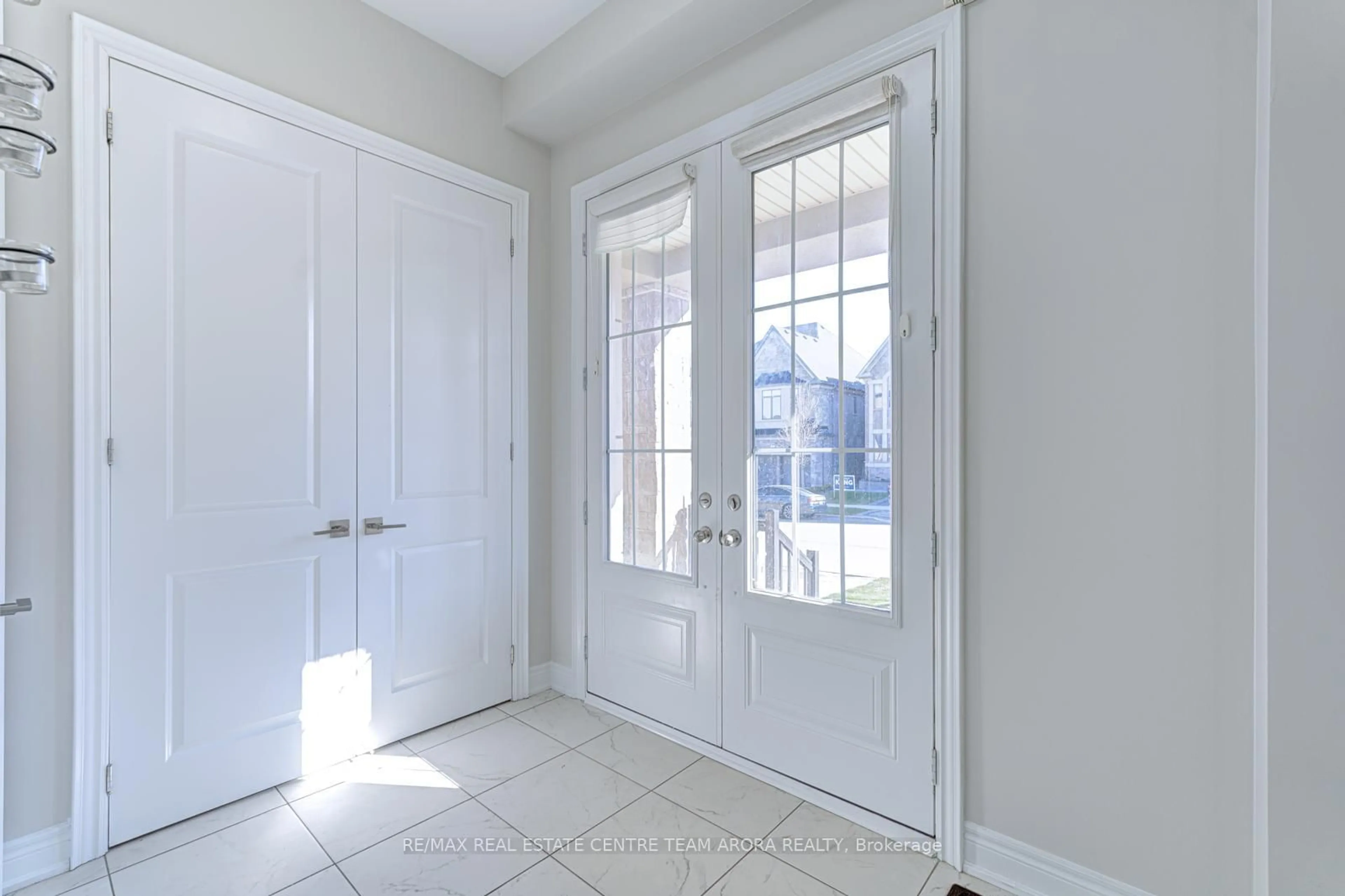 Indoor entryway for 79 Longevity Rd, Brampton Ontario L6X 5P8
