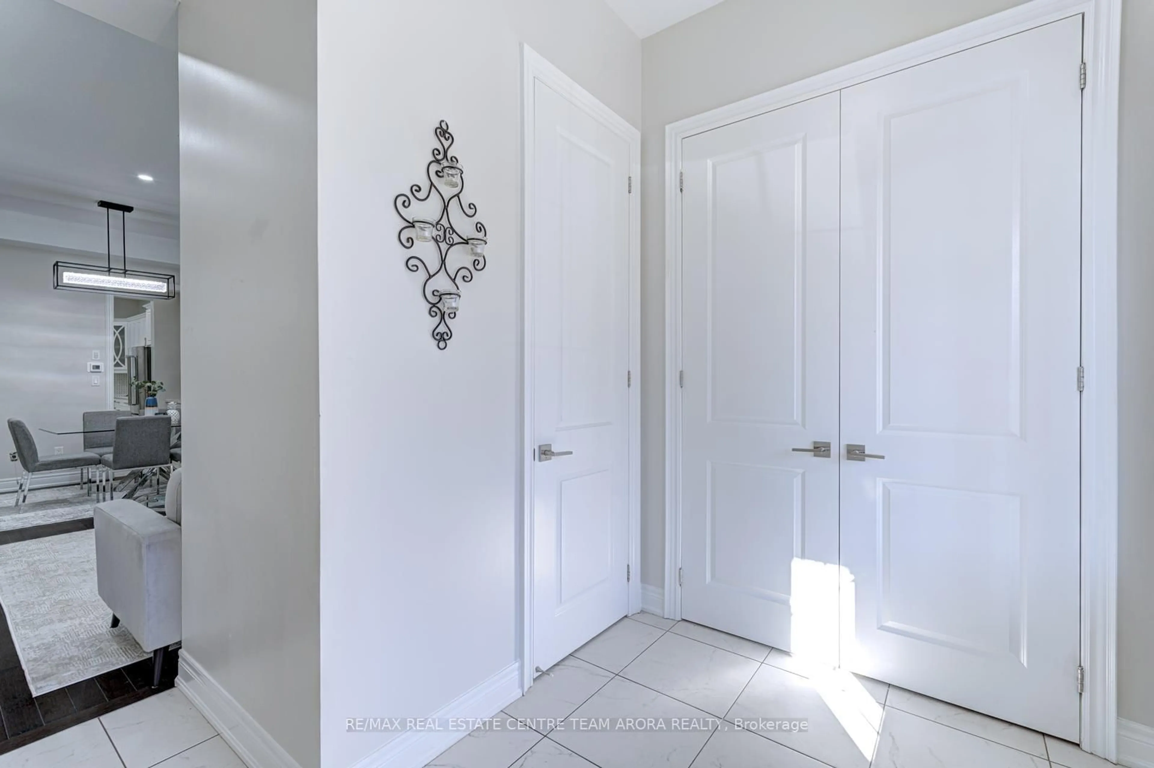 Indoor entryway for 79 Longevity Rd, Brampton Ontario L6X 5P8