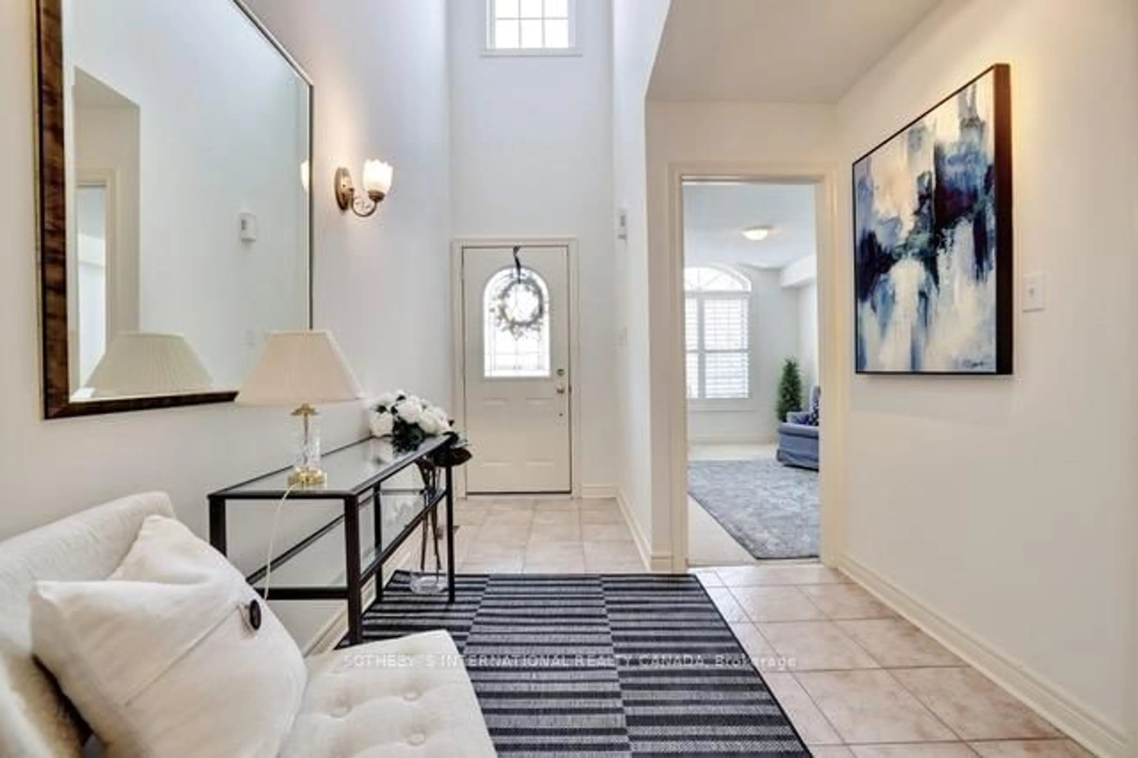 Indoor entryway for 3045 New St #35, Burlington Ontario L7N 3V9