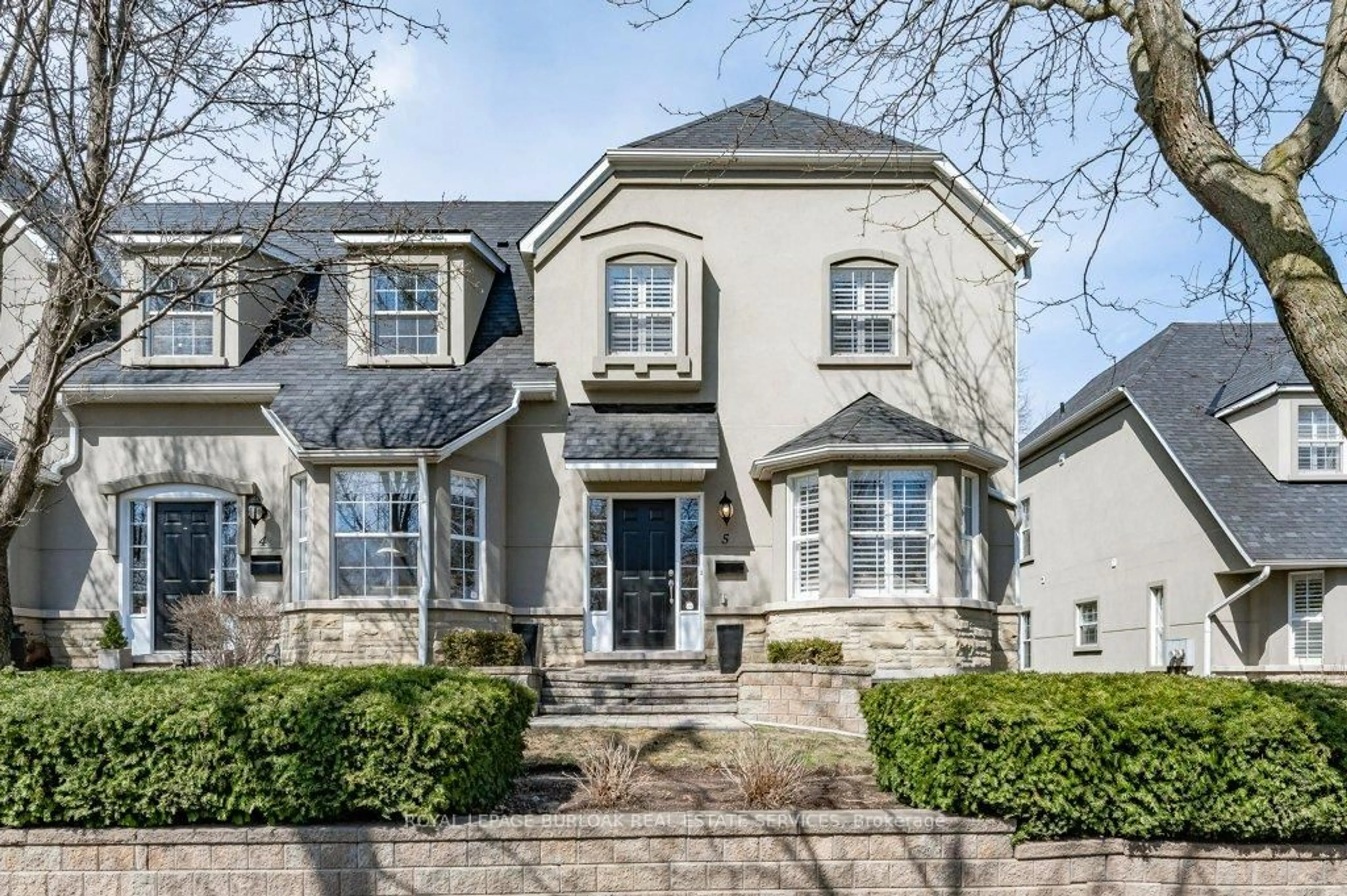 Home with brick exterior material, street for 1061 North Shore Blvd #5, Burlington Ontario L7T 1X9
