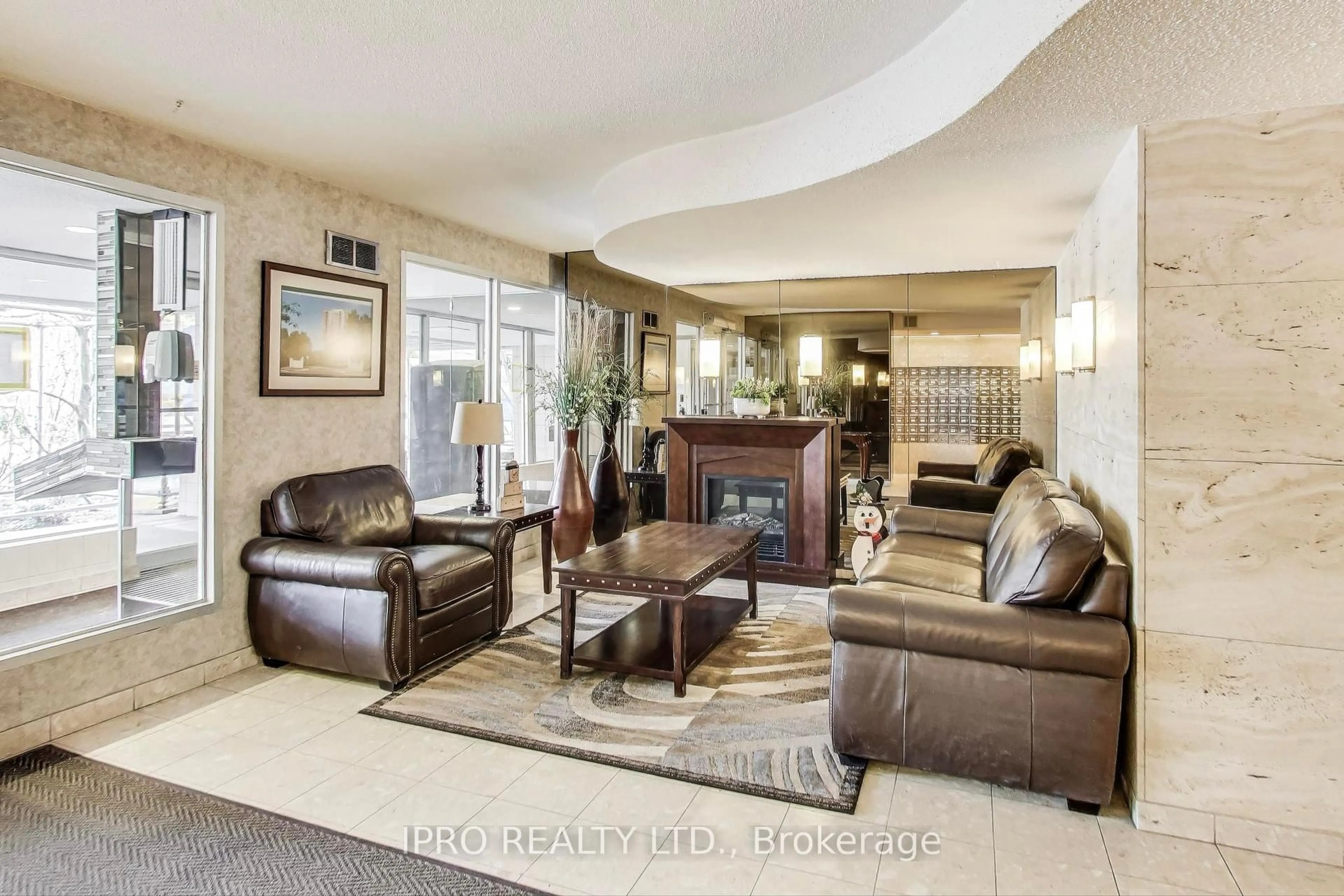 Living room with furniture, unknown for 3100 Kirwin Ave #2906, Mississauga Ontario L5A 3S6