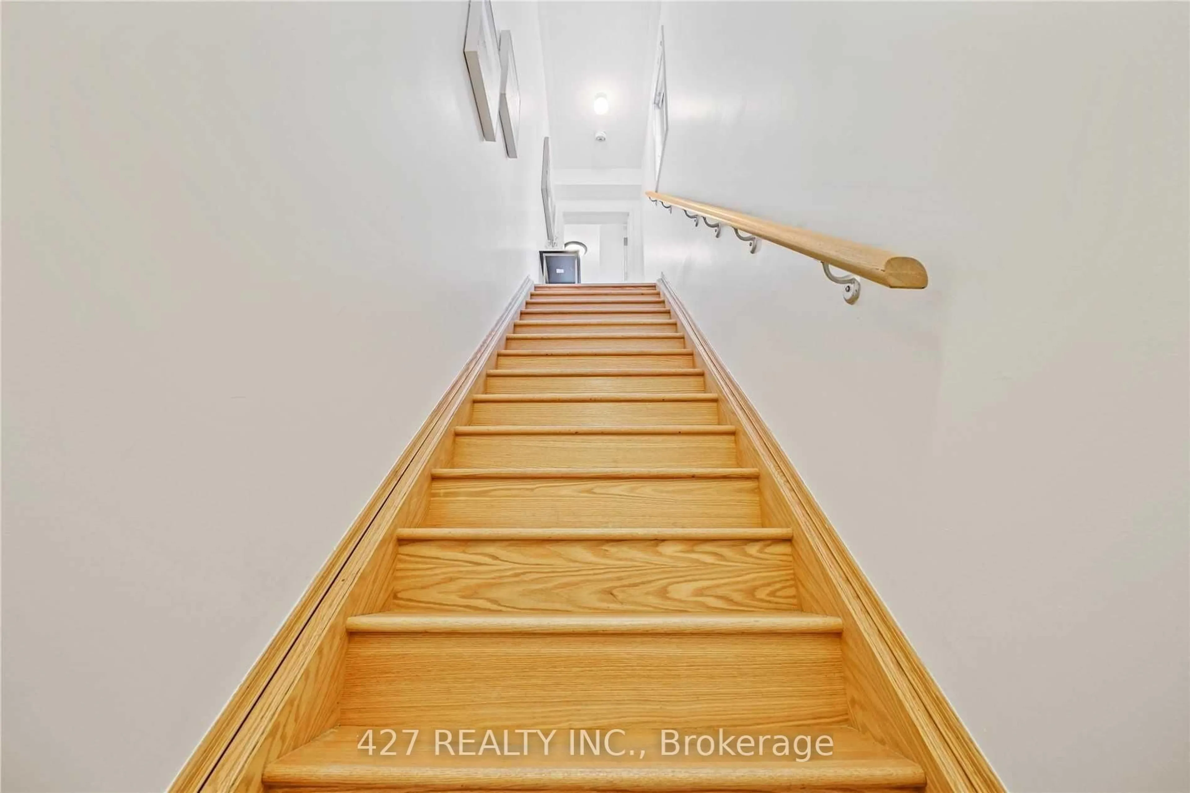 Stairs for 200 Veterans Dr #88, Brampton Ontario L7A 4S6