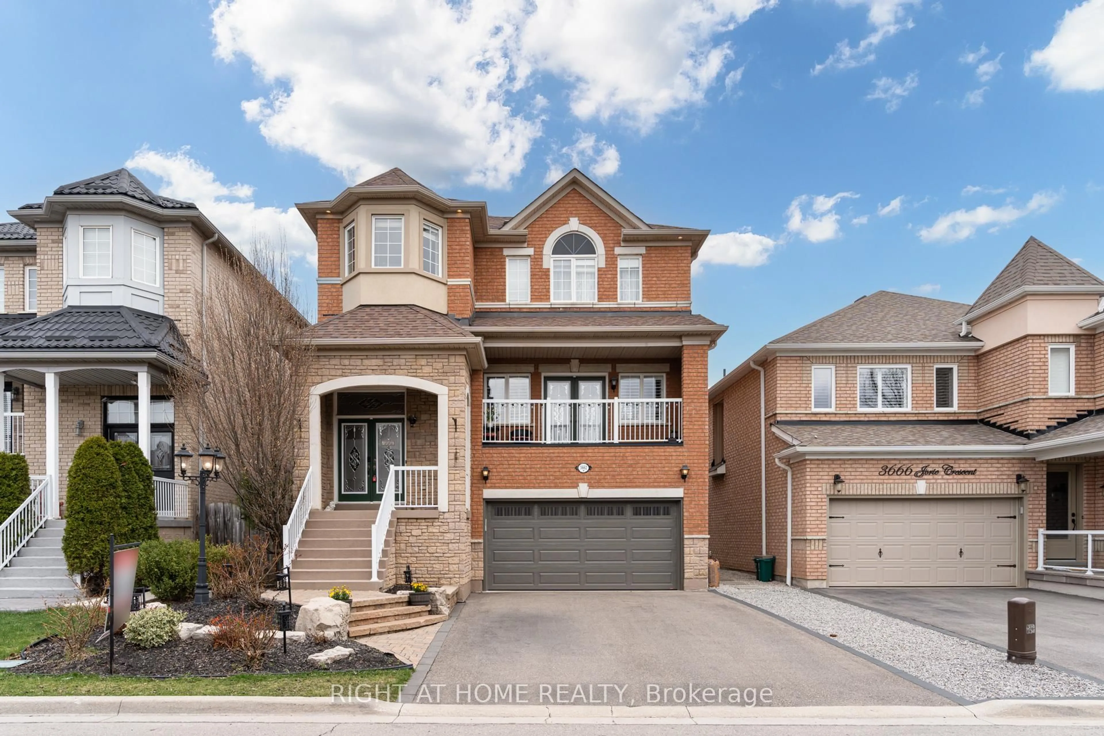 Home with brick exterior material, street for 3662 Jorie Cres, Mississauga Ontario L5M 7G8