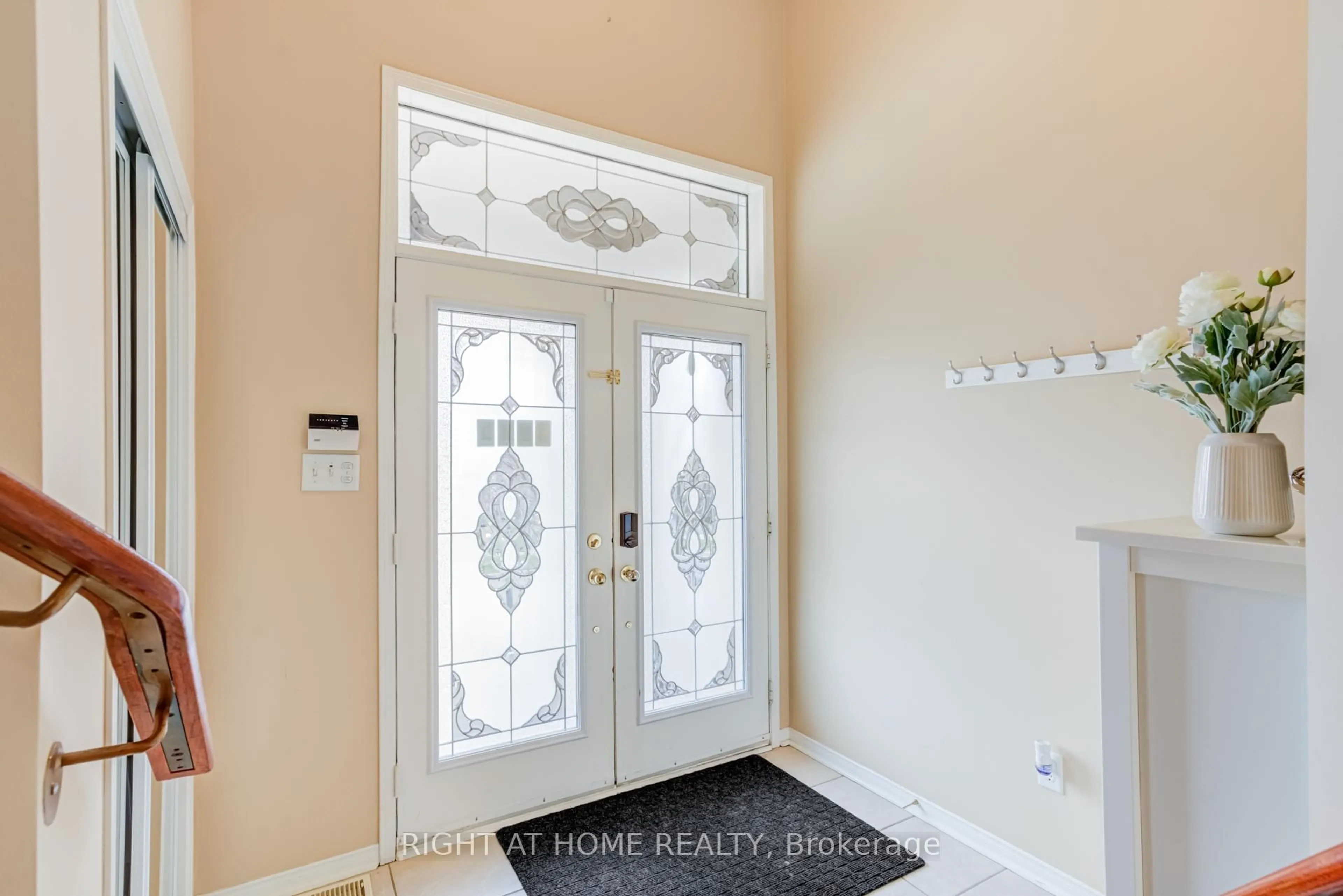 Indoor entryway for 3662 Jorie Cres, Mississauga Ontario L5M 7G8