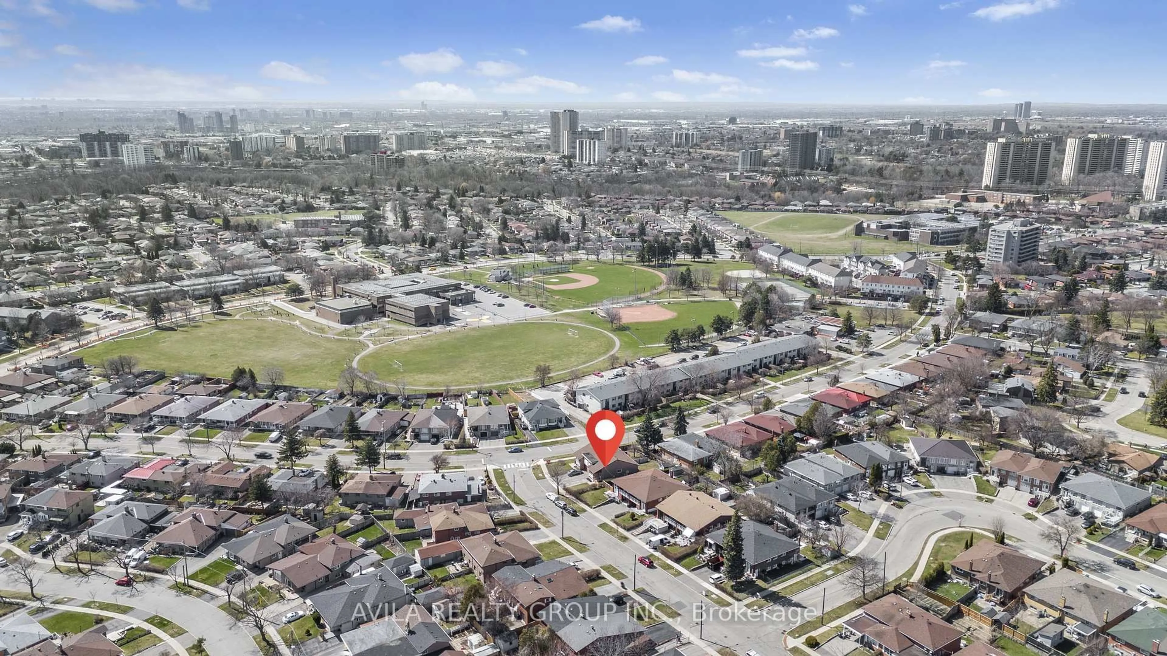 A pic from outside/outdoor area/front of a property/back of a property/a pic from drone, unknown for 4 Fallingdale Cres, Toronto Ontario M3J 1C3