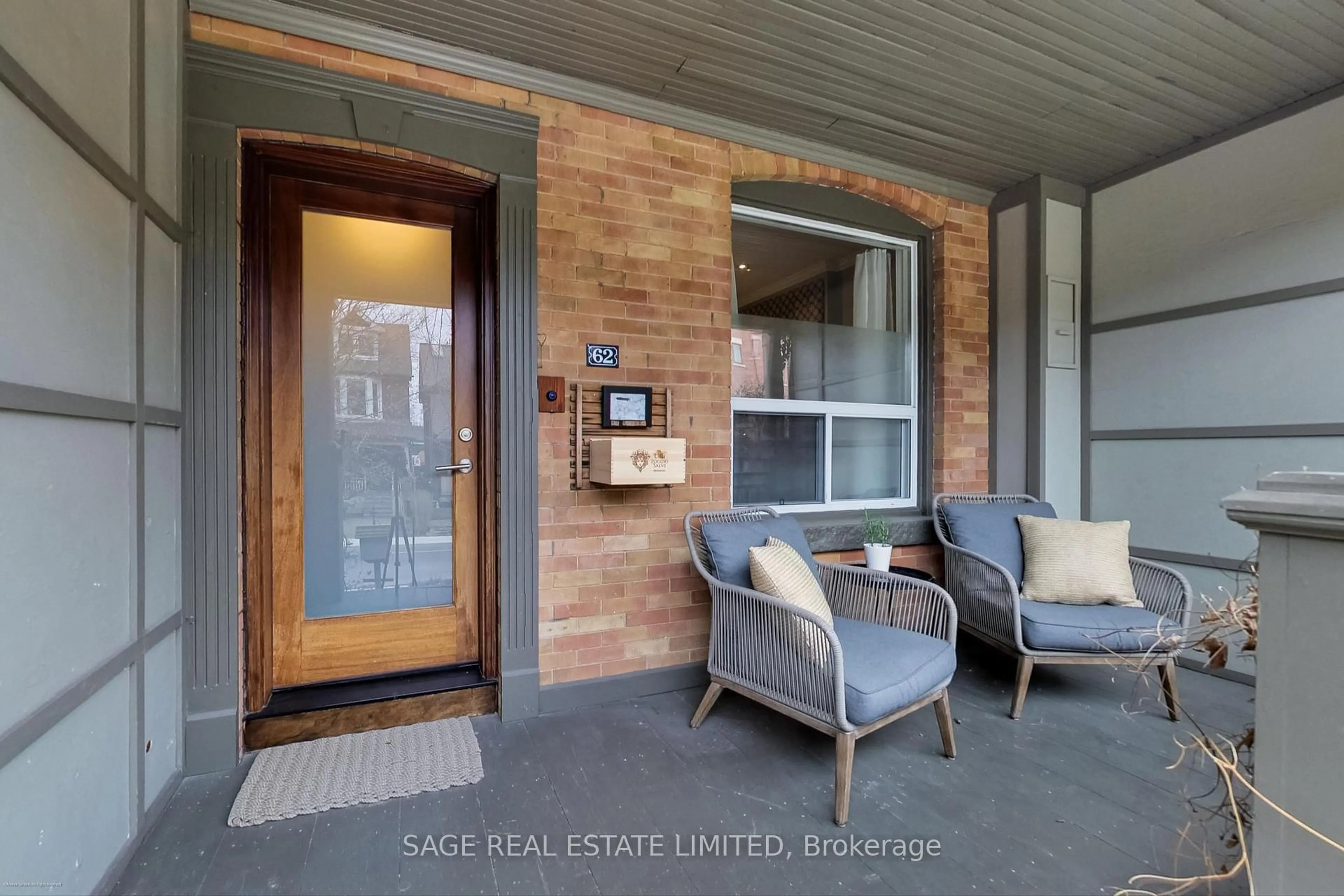 Indoor entryway for 62 Galley Ave, Toronto Ontario M6R 1H1