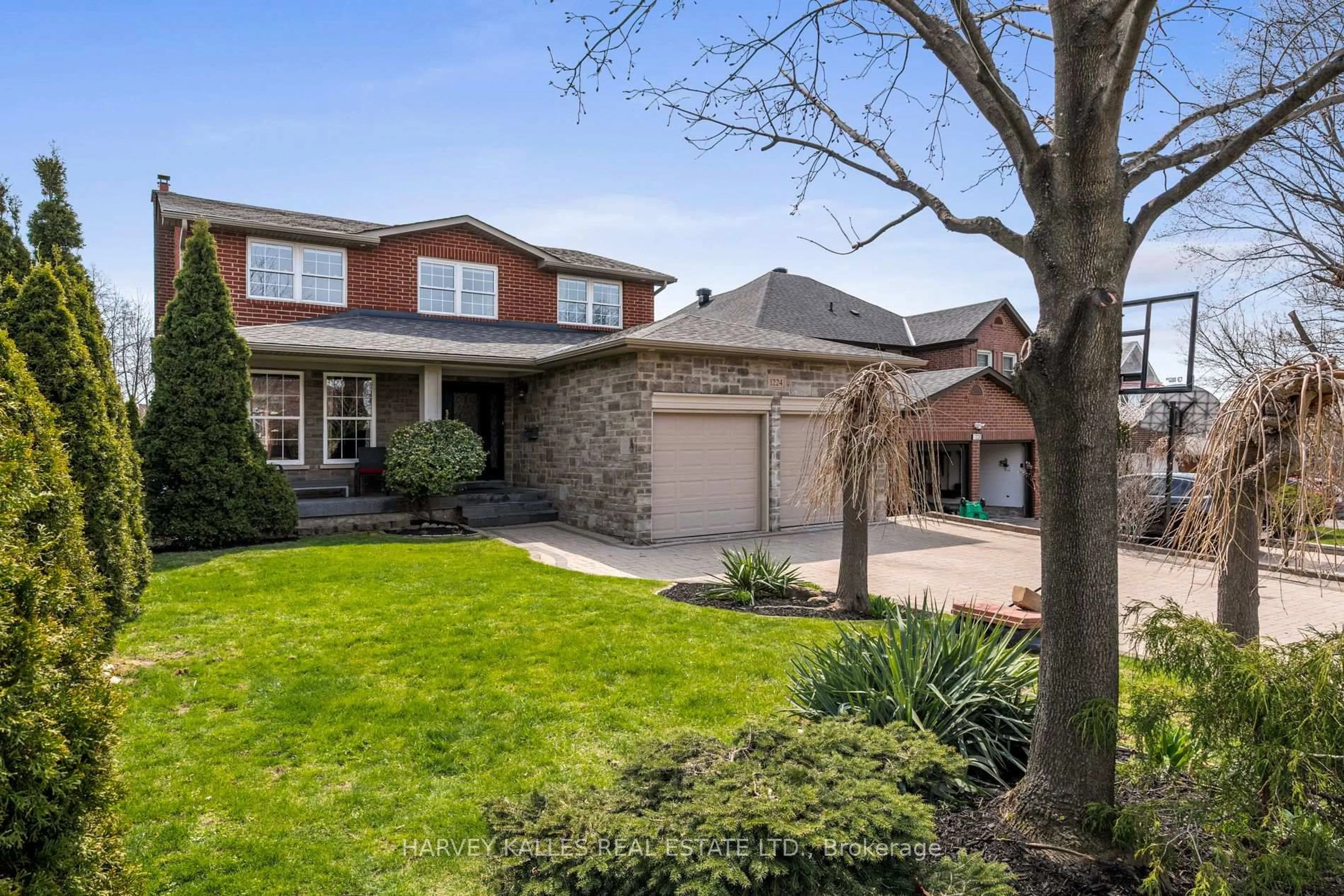 Home with brick exterior material, street for 1224 Highgate Pl, Mississauga Ontario L4W 3H4