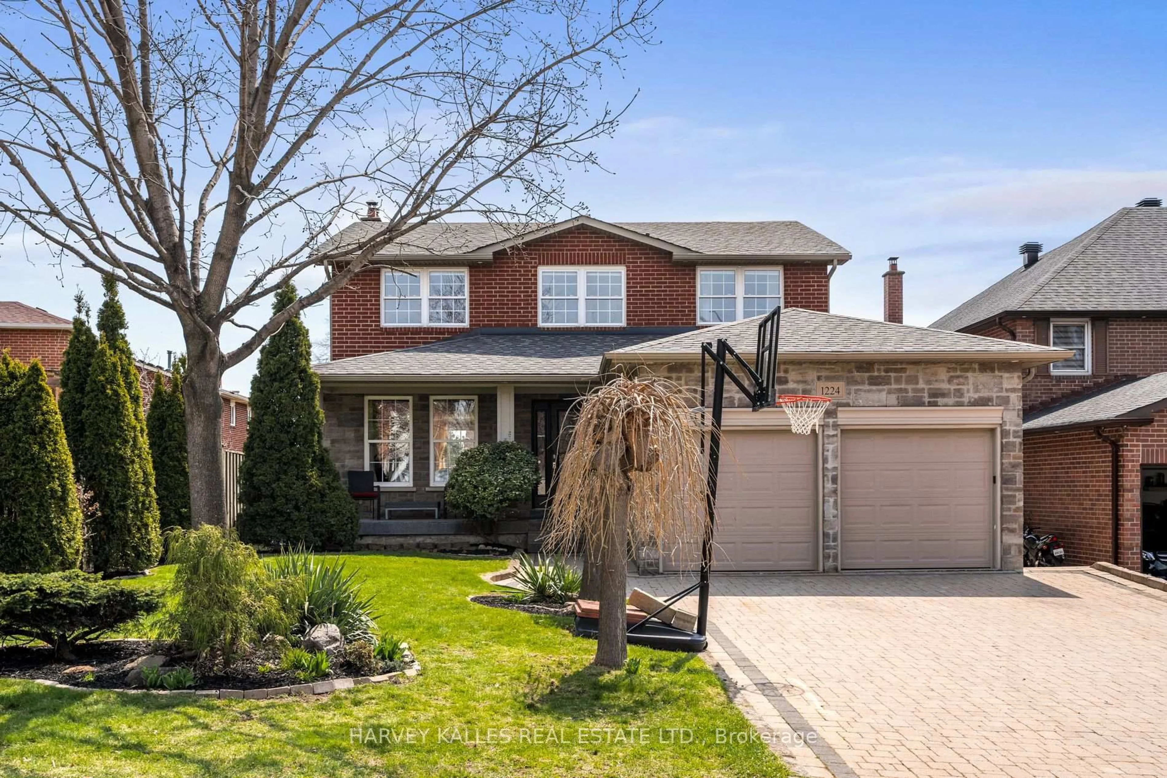 Home with brick exterior material, street for 1224 Highgate Pl, Mississauga Ontario L4W 3H4