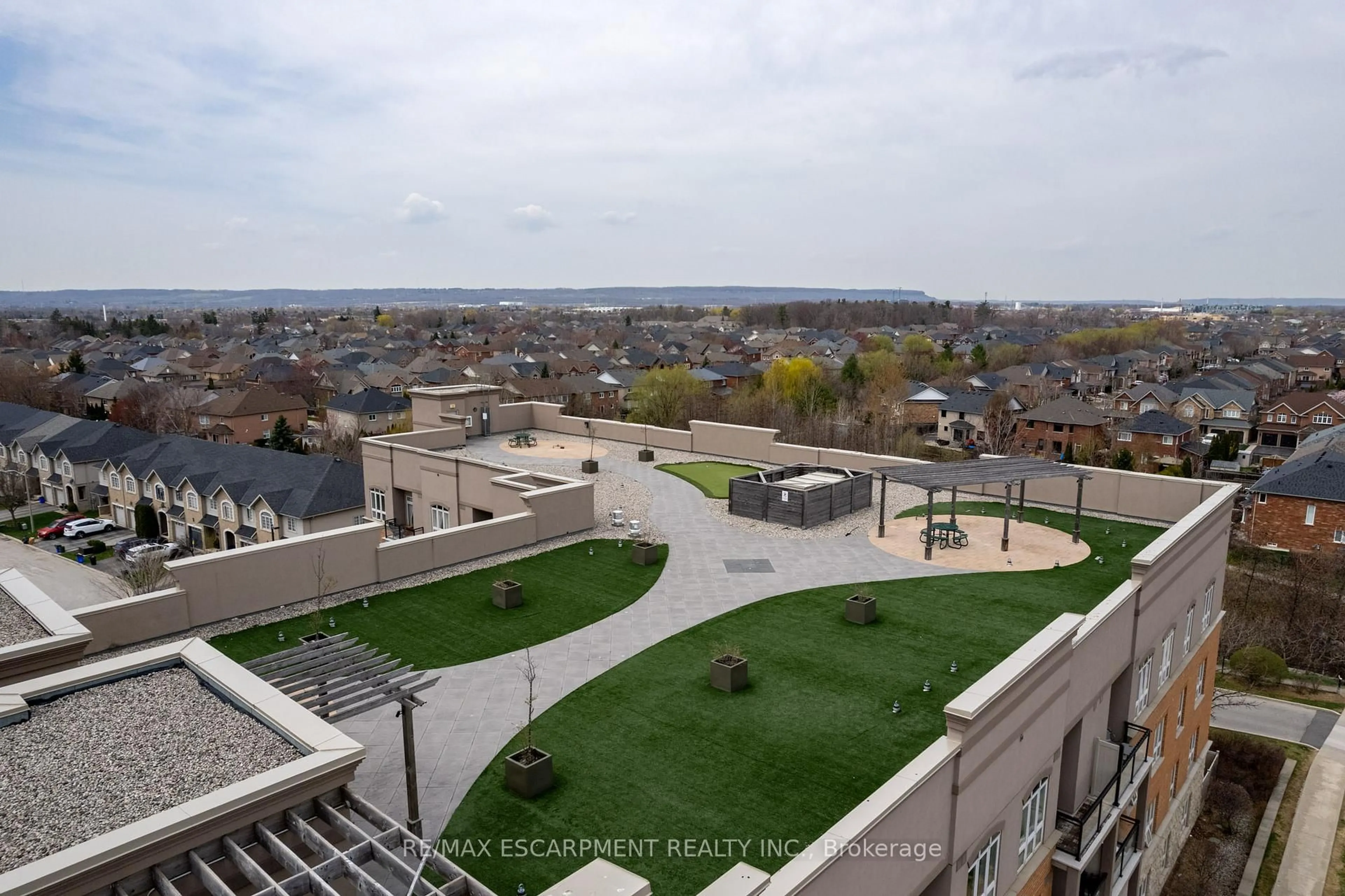 A pic from outside/outdoor area/front of a property/back of a property/a pic from drone, city buildings view from balcony for 5317 Upper Middle Rd #316, Burlington Ontario L7L 0G8
