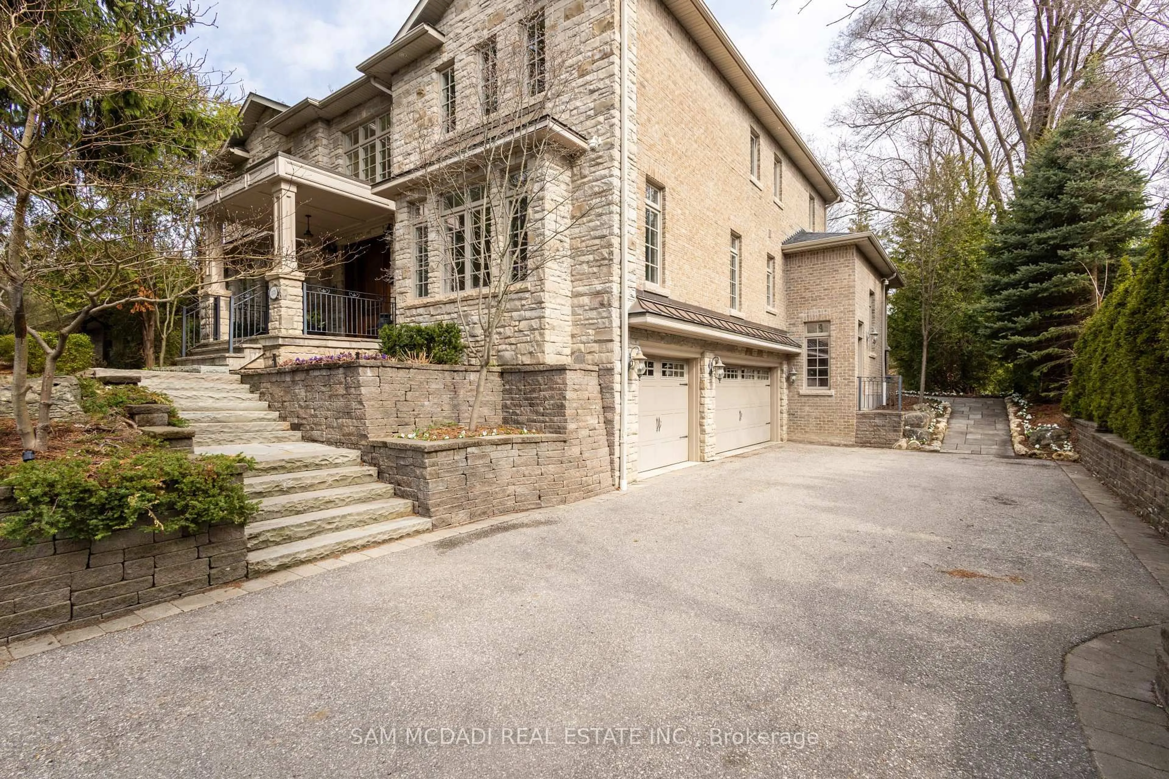 Home with brick exterior material, street for 1173 Woodeden Dr, Mississauga Ontario L5H 2T7