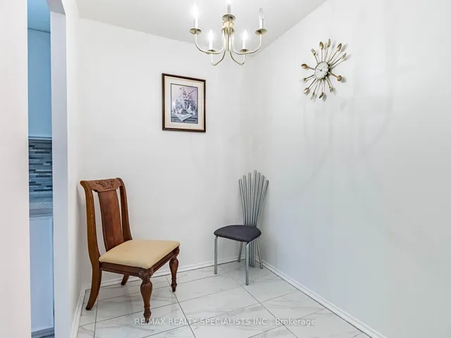 Additional property image - 4 Lisa St Unit 610